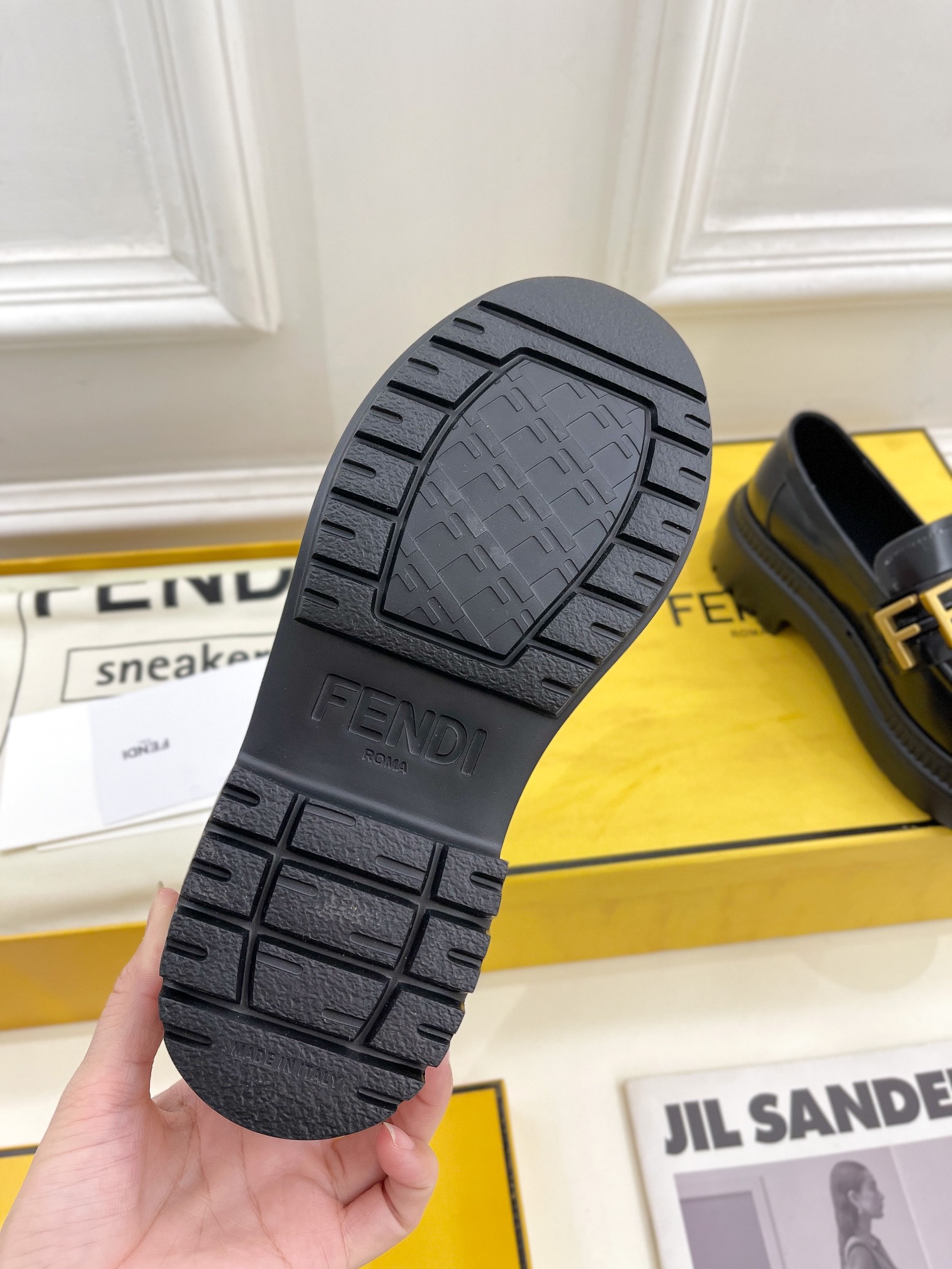 Bagsaaa F**di Black Loafers 