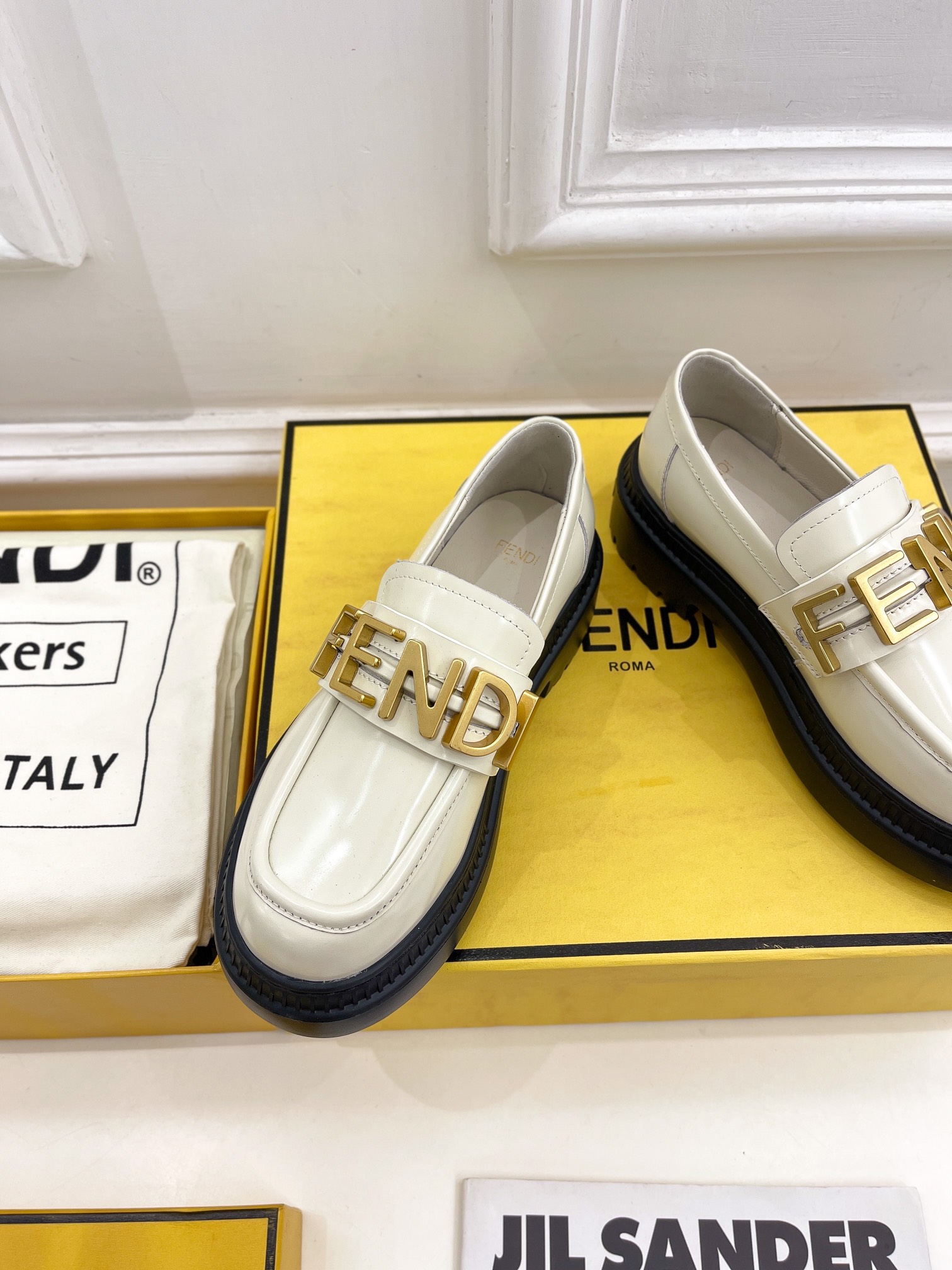 Bagsaaa F**di White Loafers