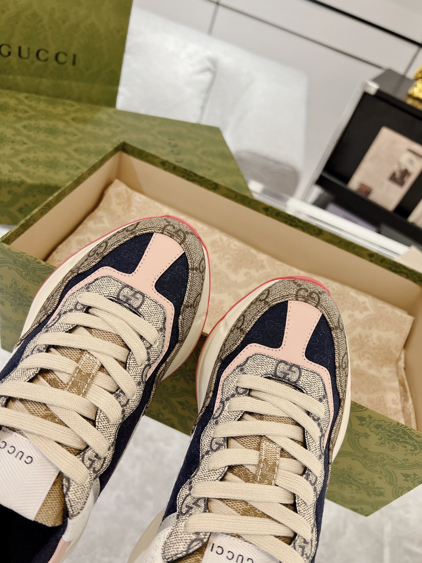 Bagsaaa Gvc*1 Rhyton GG Sneakers