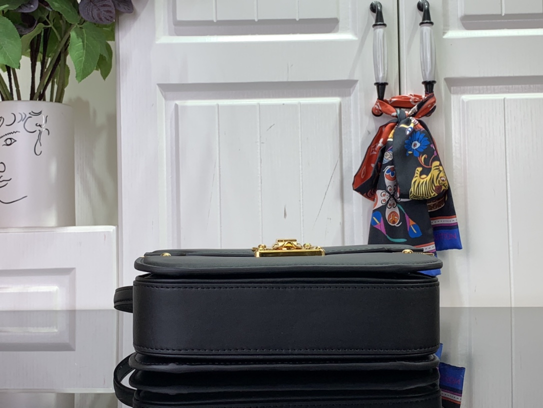 Bagsaa L0vis Vvtt0n Orsay M23655 Black - 21.5 x 15.8 x 5 cm