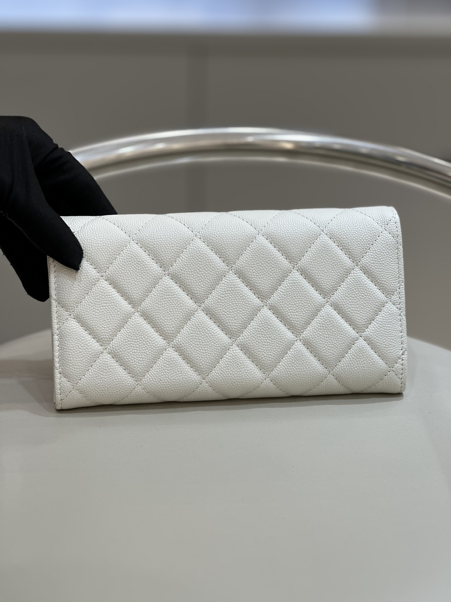 Bagsaa Ch**el Flap Wallet White CC Logo Caviar Leather - 19x3x10cm