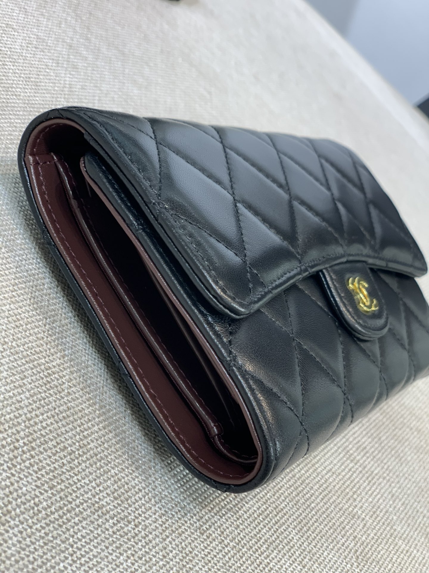 Bagsaaa Ch**el Flap 3 Fold Wallet Black Lambskin Gold Logo - 18.5/10/2.5cm