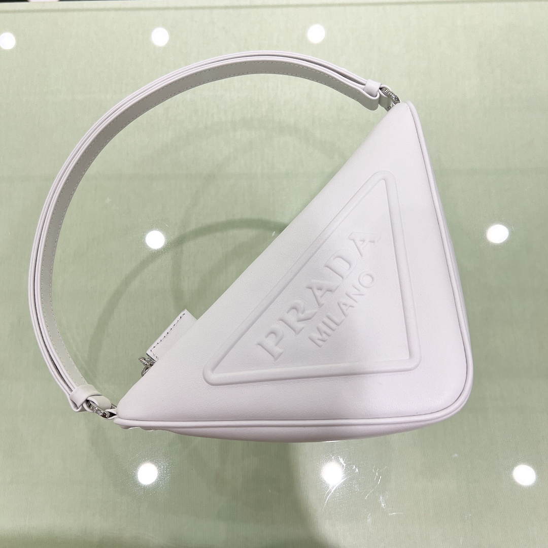 Bagsaaa Pra*a Triangle leather mini-bag white