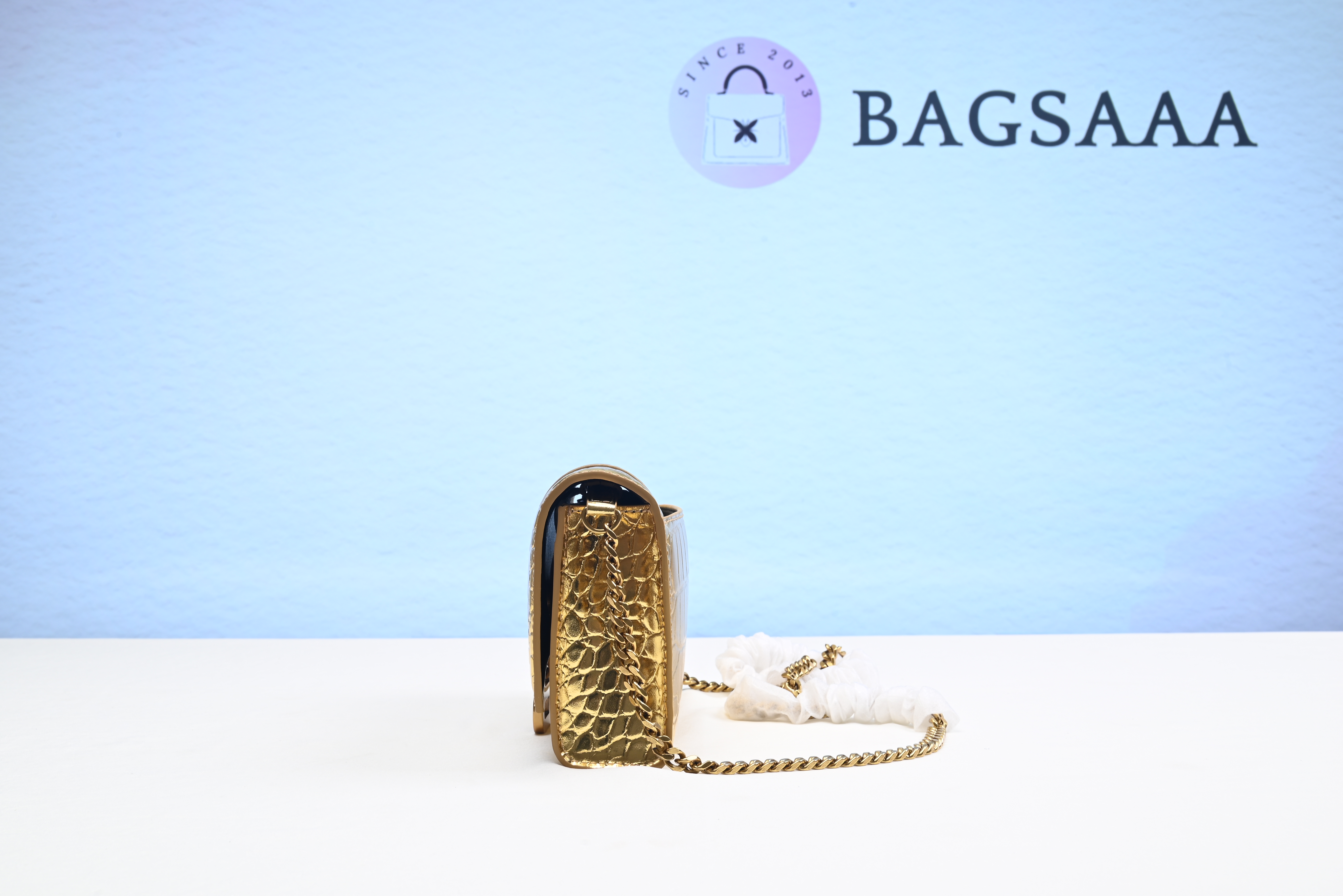 Bagsaaa Ba1en*iaga Hourglass Chain Wallet Bag Gold 19cm