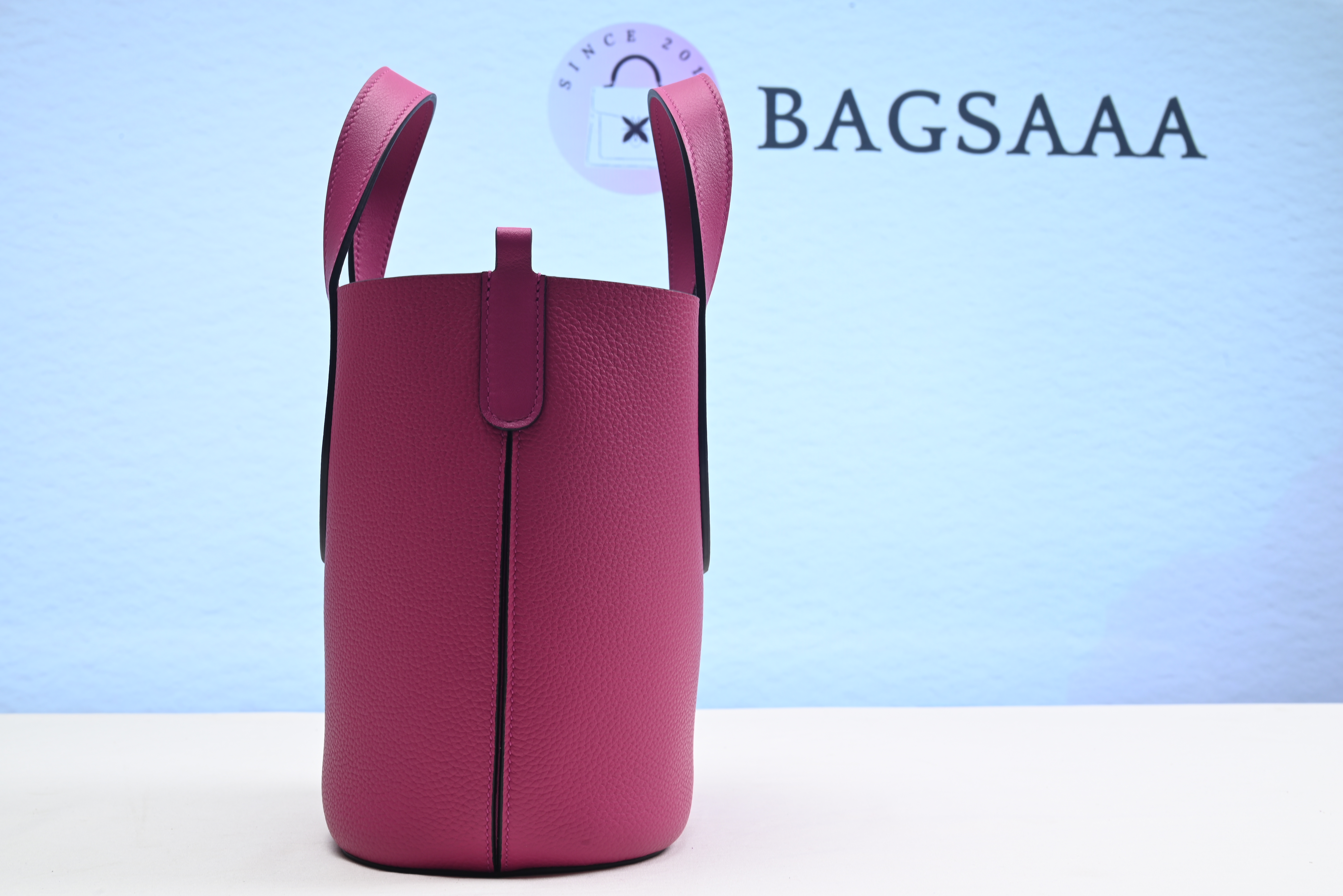 Bagsaaa H**me5 In the Loop Bag Pink 18cm