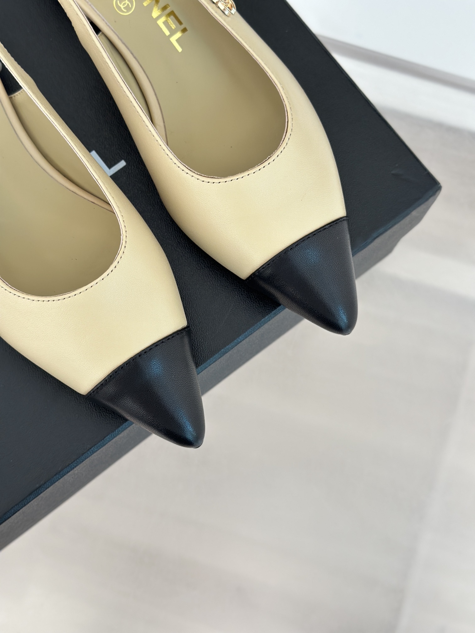 Bagsaaa Ch**el Slingback Beige color 2.5cm 