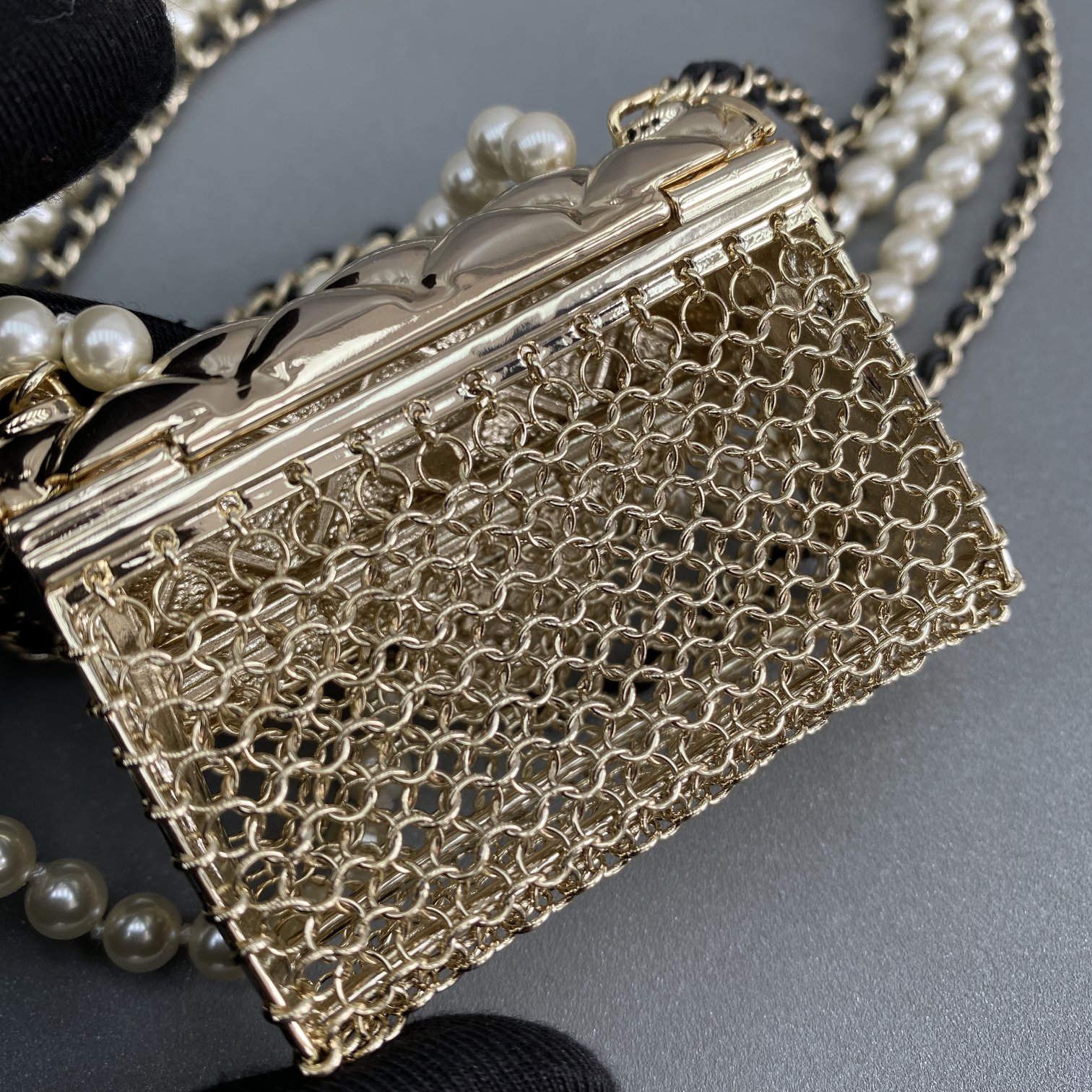 Bagsaaa Ch**el Tiny Belt bag gold metal pearl chain - 6.2x2.7x4.7cm
