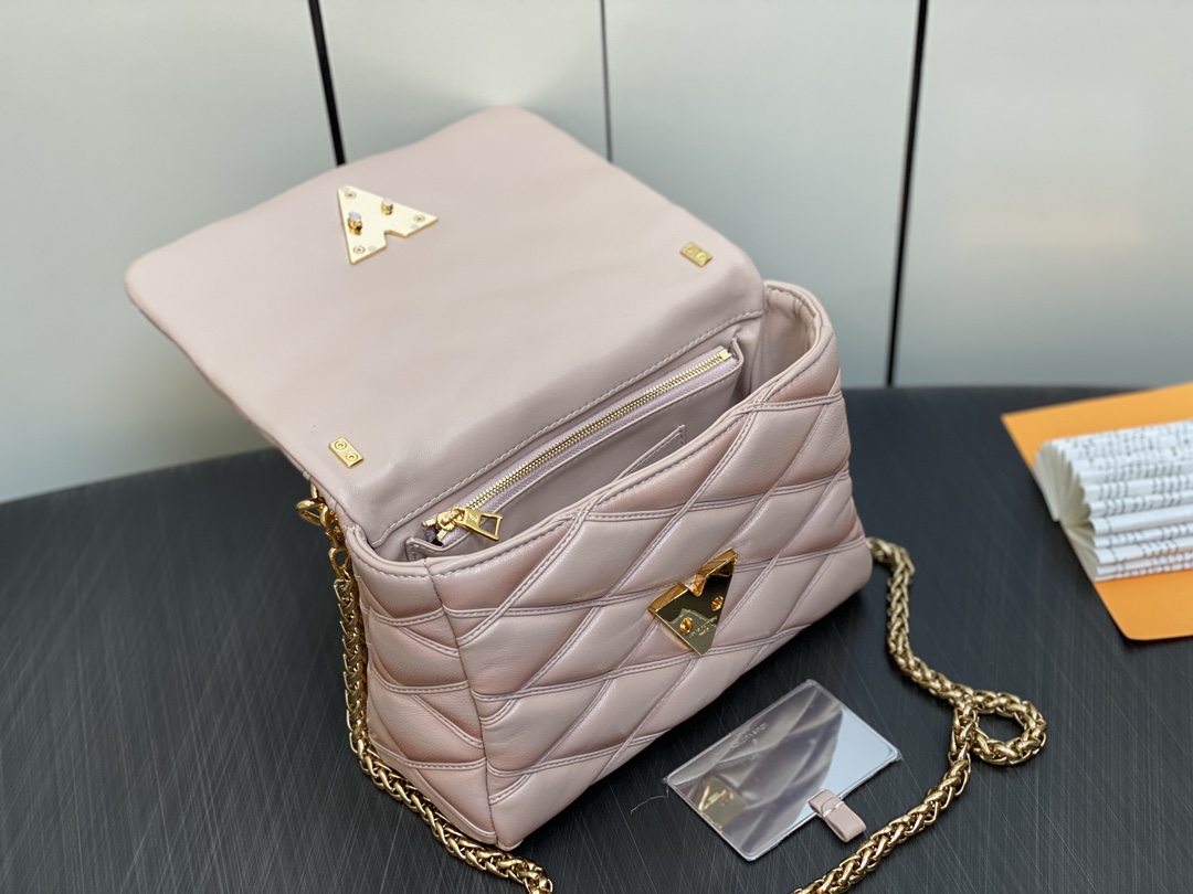 Bagsaaa L0vis Vvtt0n Twist Malletage Pico GO-14 MM bag pink