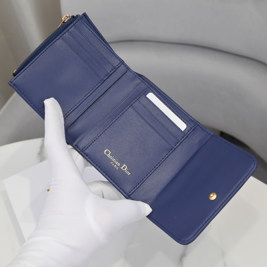 Bagsaaa D10r 30 Montaigne Lotus Wallet Blue - 11*10*2cm
