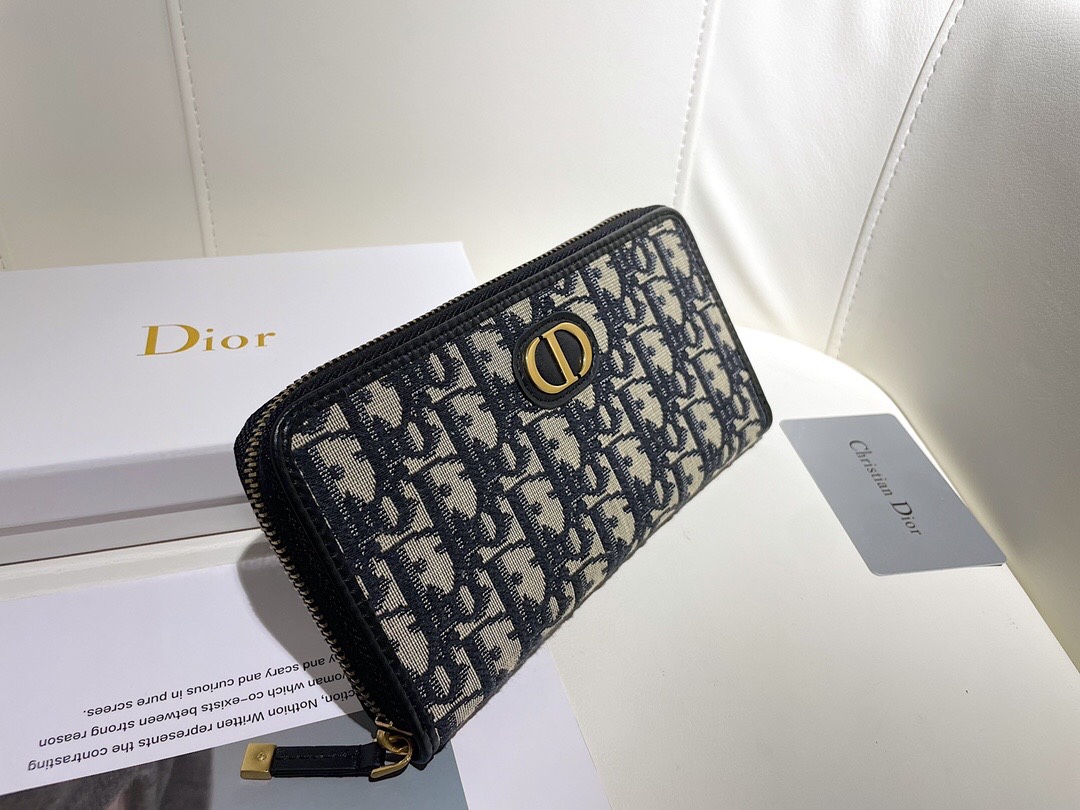 Bagsaaa D10r Oblique Zippy Wallet - 19.5*10.5*3cm