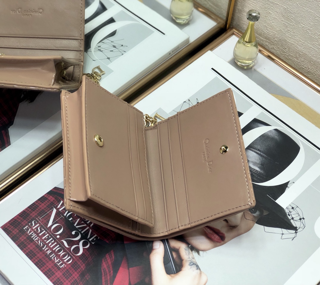 Bagsaaa D10r Coin Purse Patent Leather Beige - 11x9cm