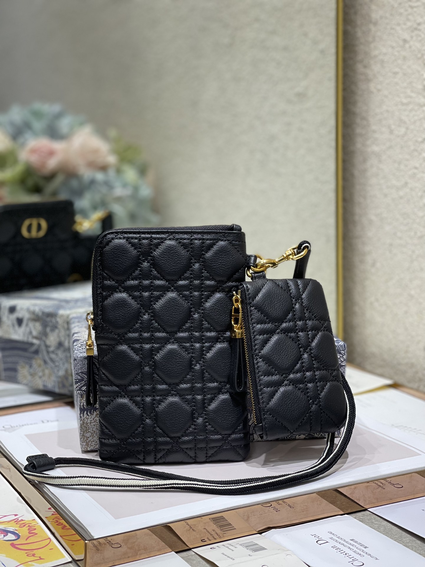 Bagsaaa D10r Caro Multifunctional Pouch Black - 18.5x12x7.5cm