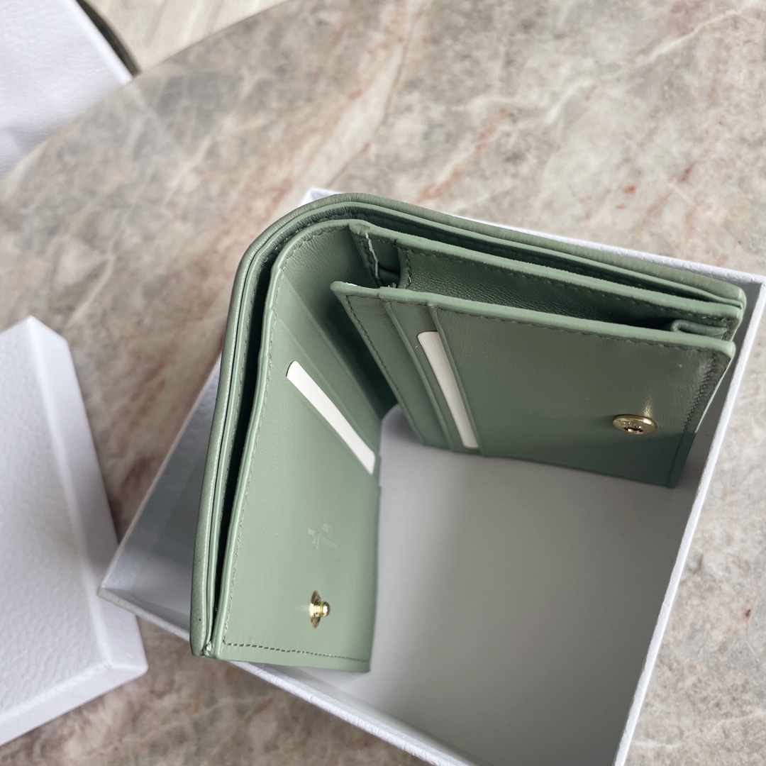 Bagsaaa D10r Coin Purse Green - 11x9cm