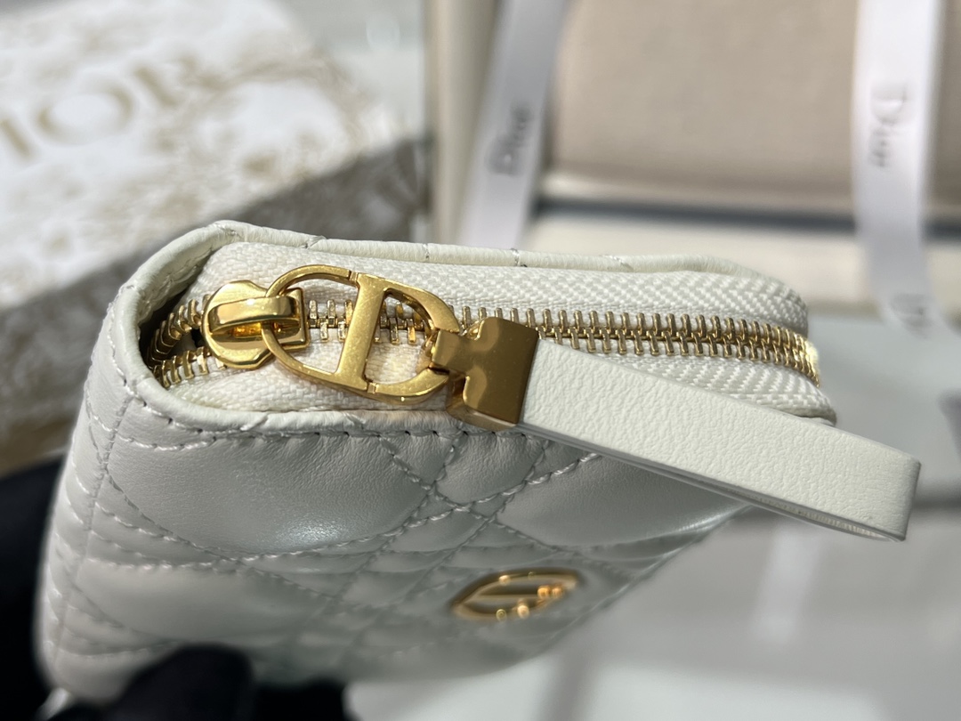 Bagsaaa D10r Caro Coin Purse White - 9*11cm