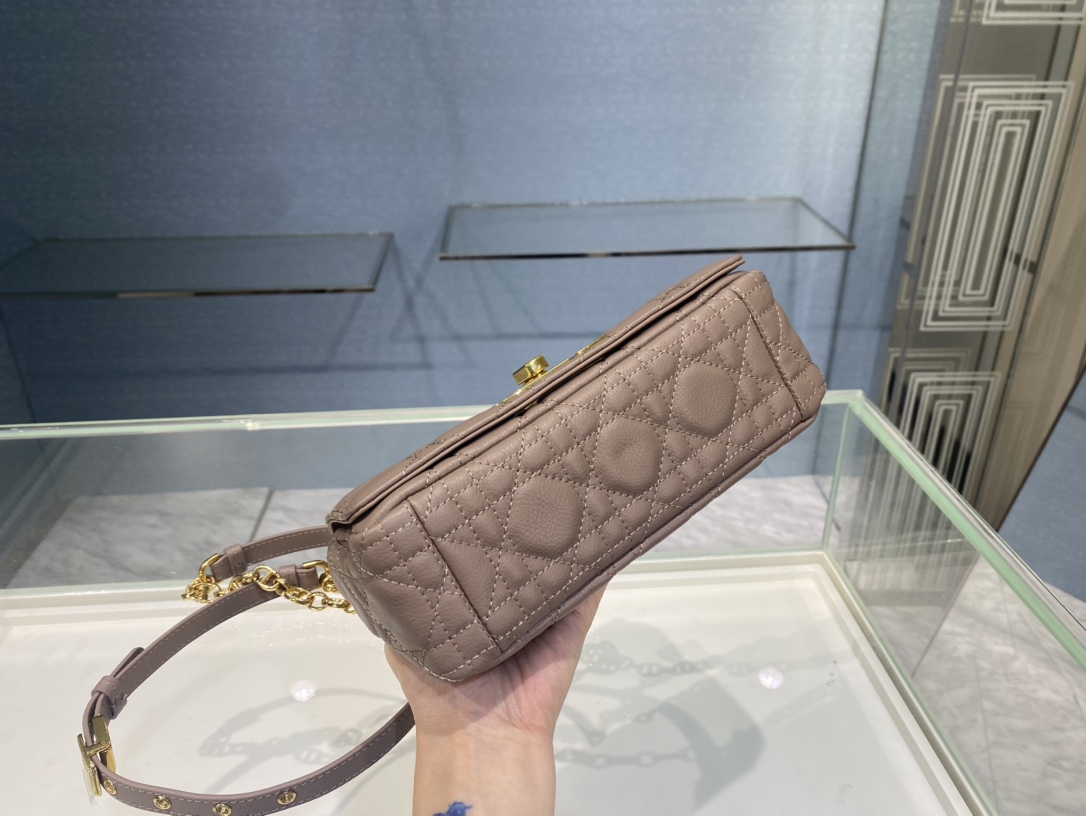 Bagsaaa D10r Small Caro Taupe Cannage - 20 x 12 x 7 cm