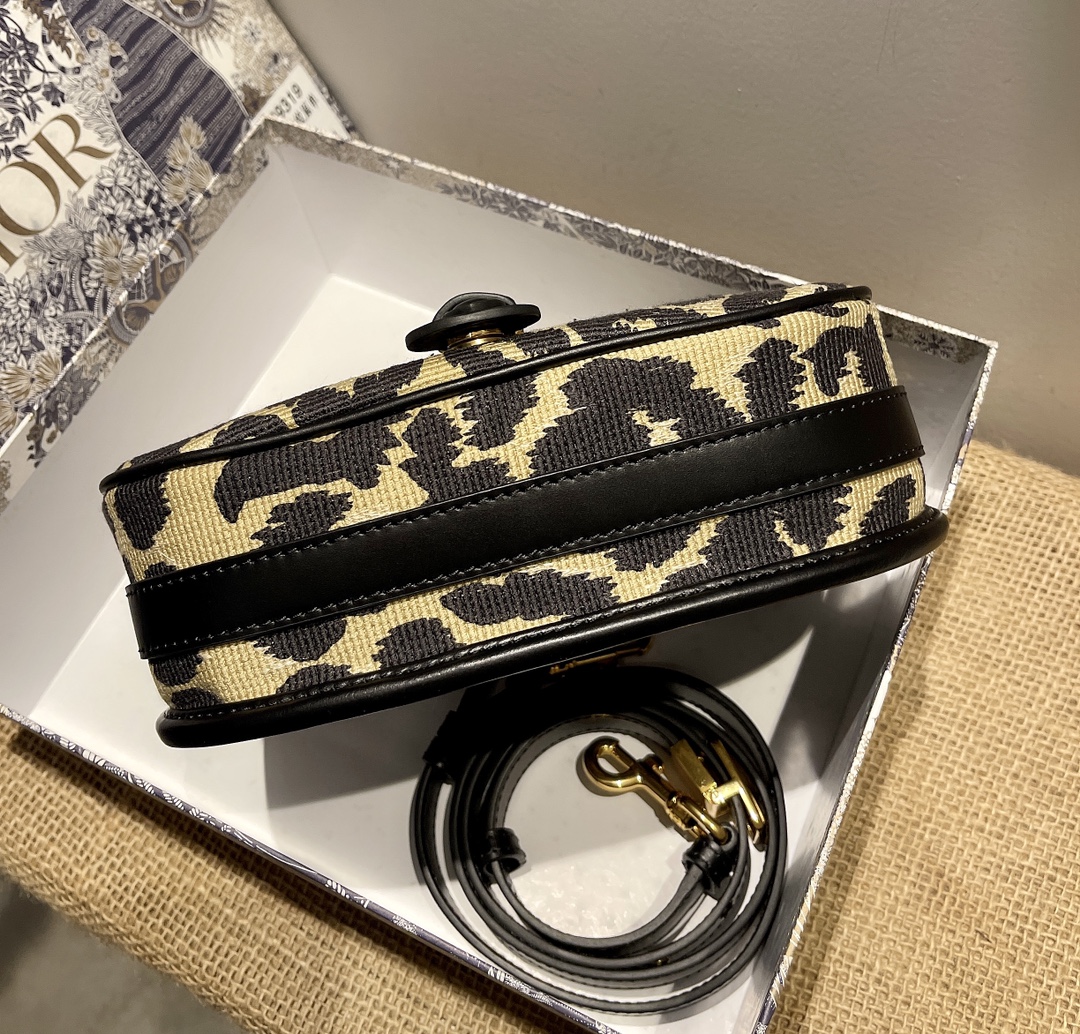 Bagsaaa D10r Medium Bobby Leopard Leather