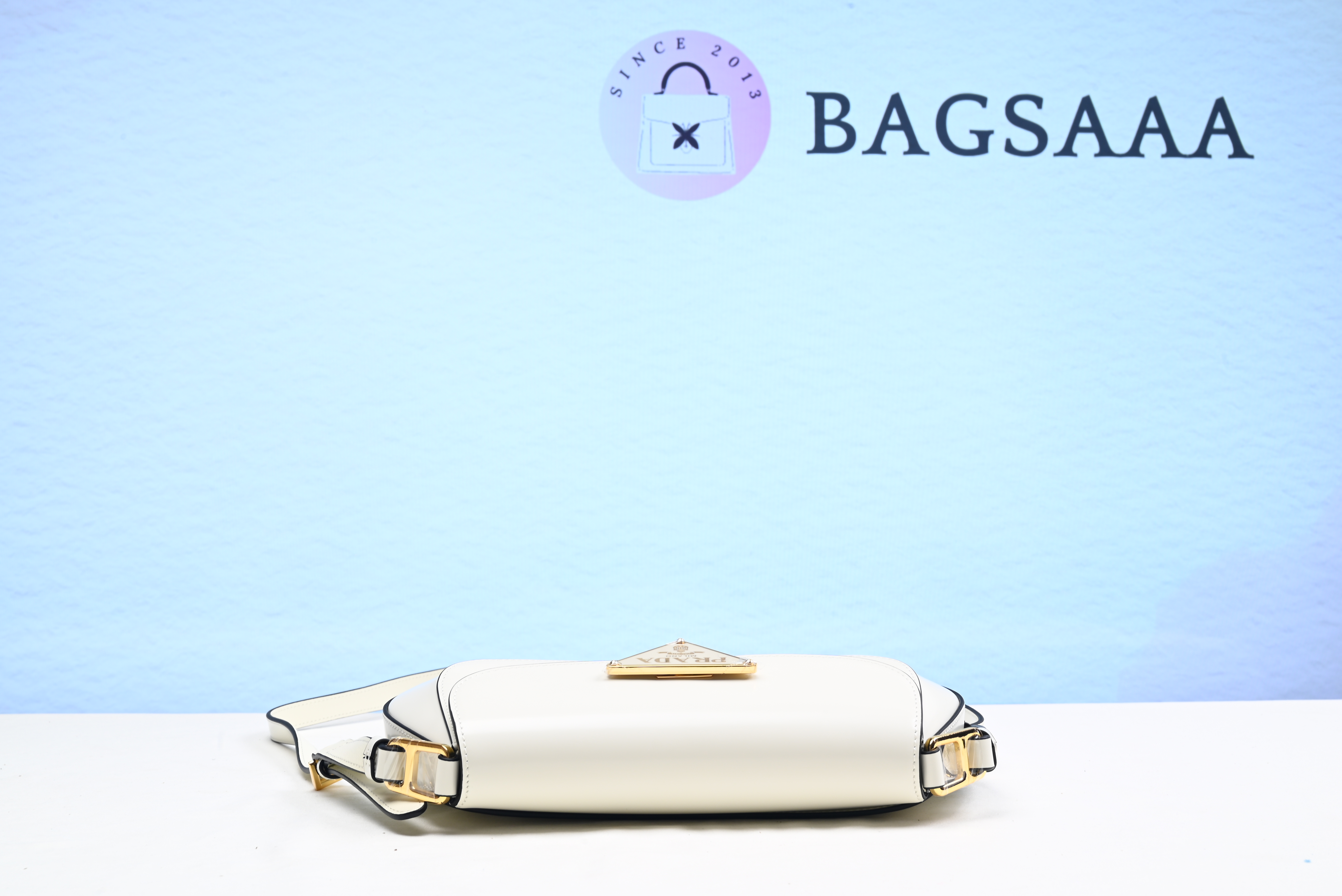 Bagsaaa Pra*a Logo Plaque Shoulder Bag White - 24x11x4cm