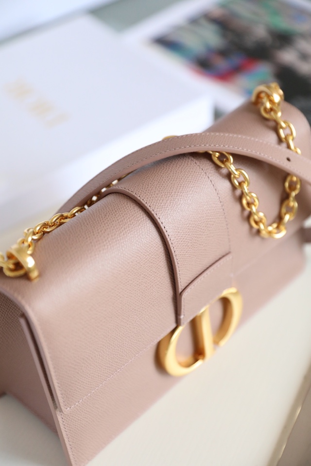 Bagsaaa D10r 30 Montaigne Grained Leather Pink - 24x17x8cm