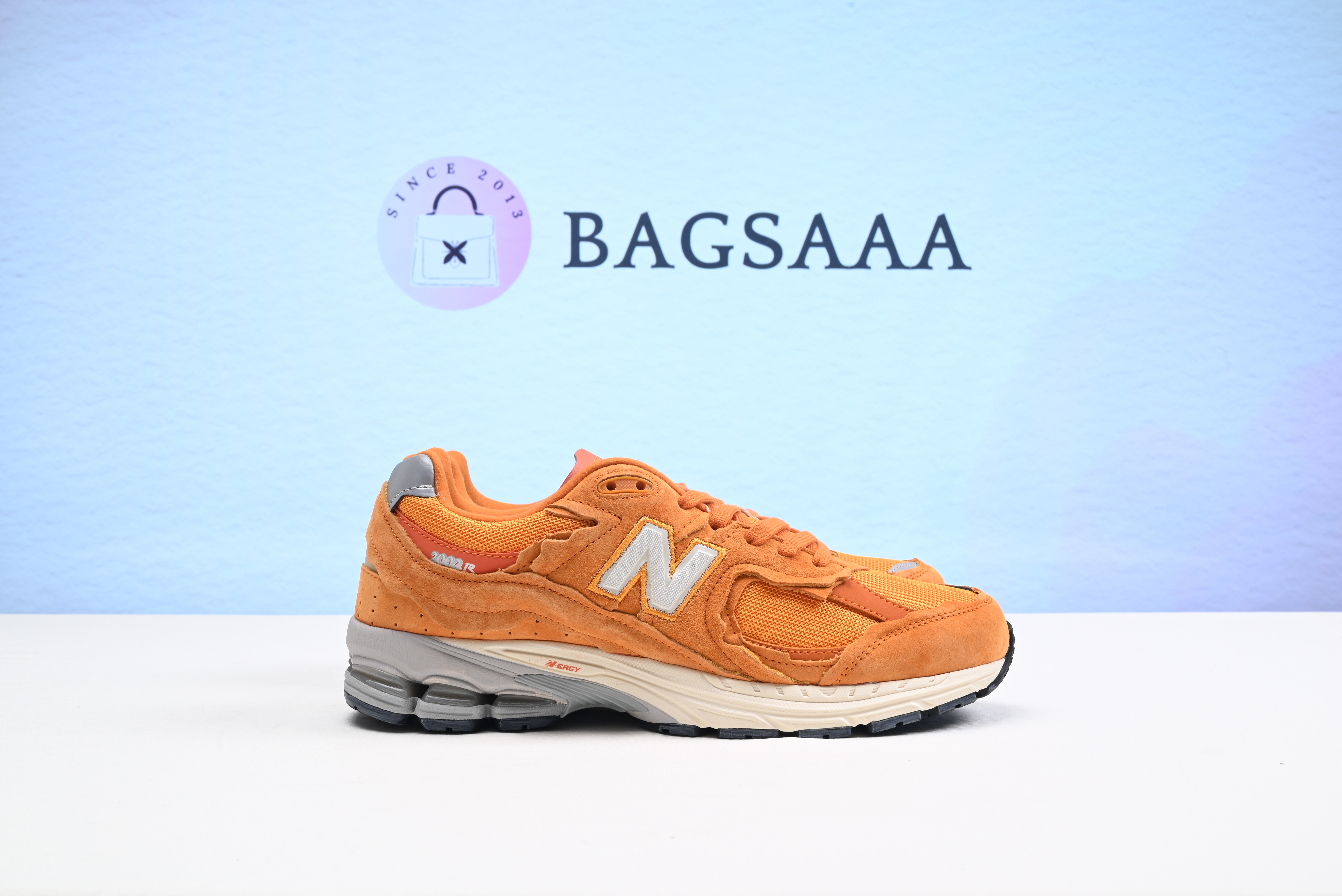 Bagsaaa New Balance Orange Sneakers