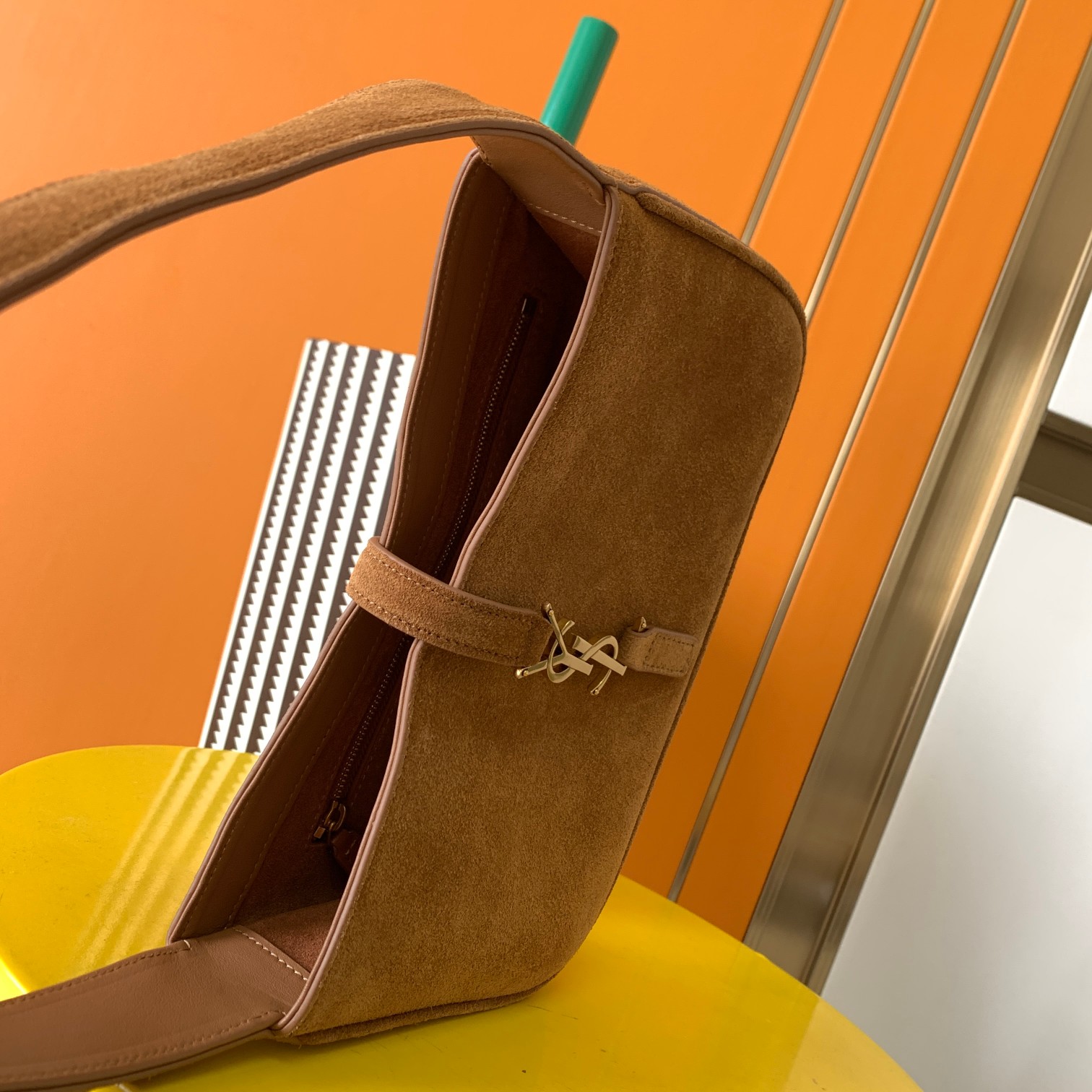 Bagsaaa Y51 LE 5 À 7 in brown suede leather - 23 X 16 X 6,5 CM