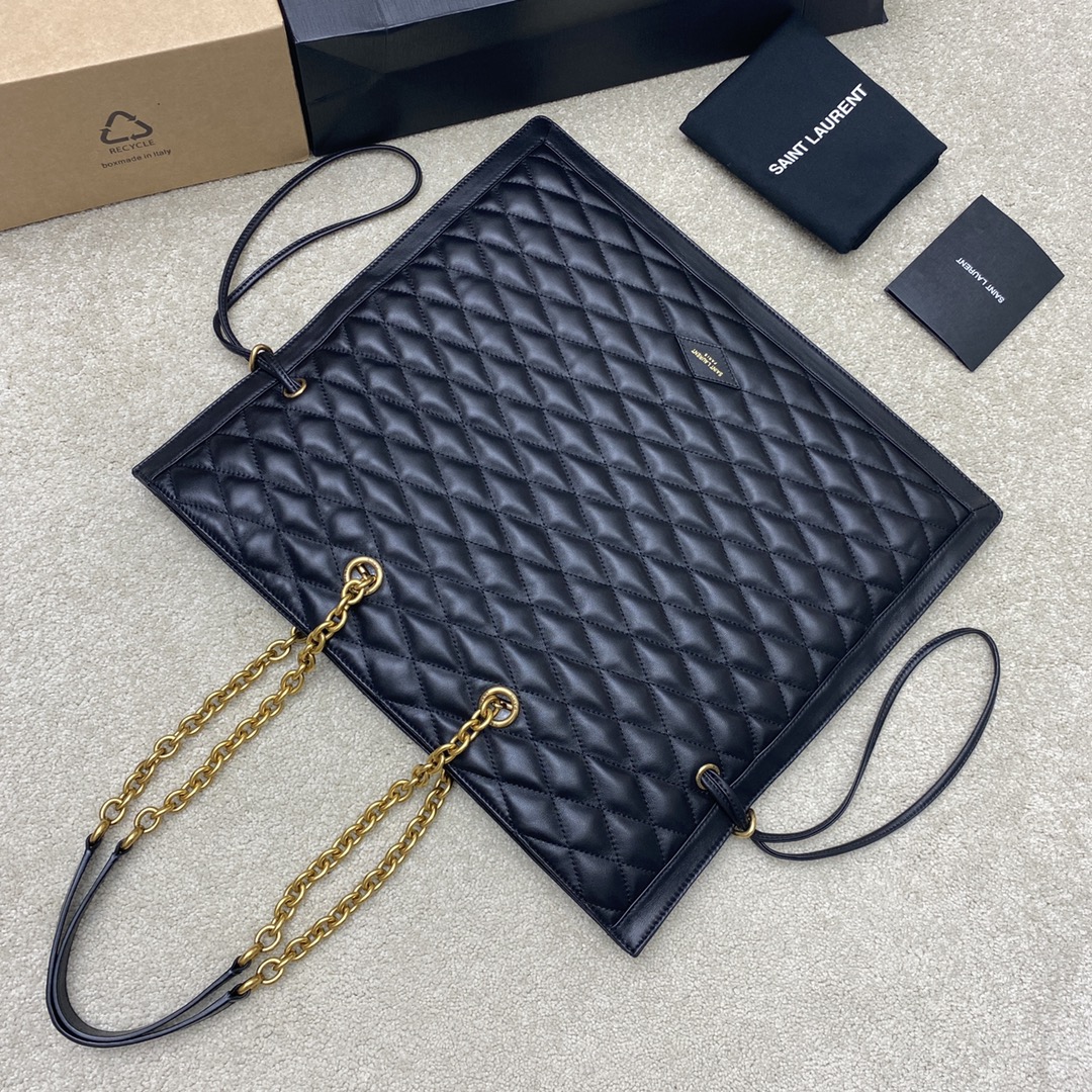 Bagsaaa Y51 Pochon Matelassé Leather Shoulder Bag - 42x36.5x1cm