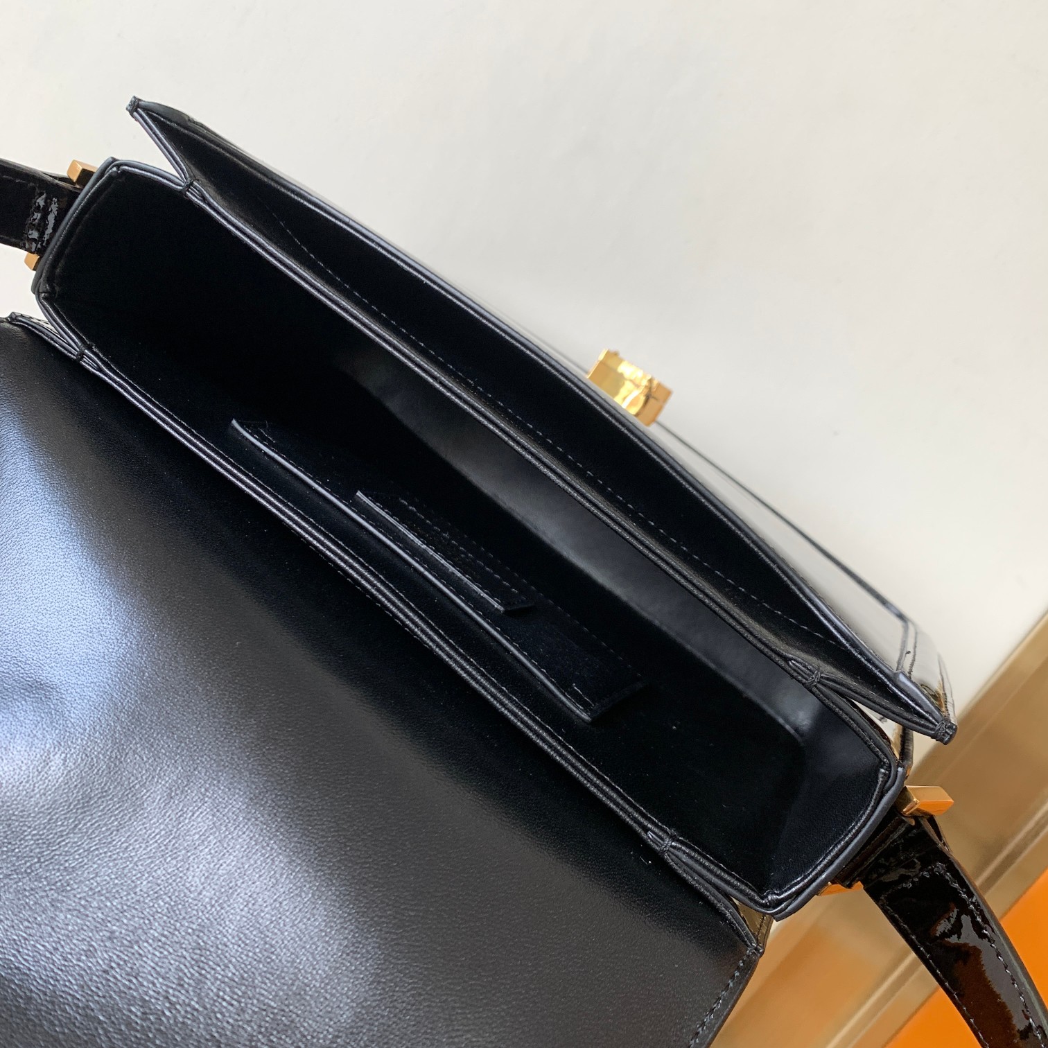 Bagsaaa Y51 Solferino Medium Satchel in patent leather black - 23 X 16 X 6 CM