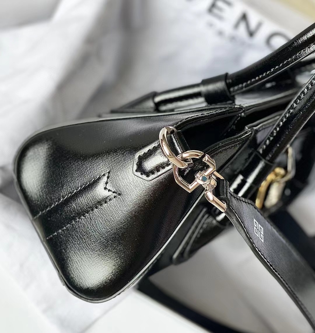 Bagsaaa Givenchy Antigona Strectch Black Bag - 22*12*8cm