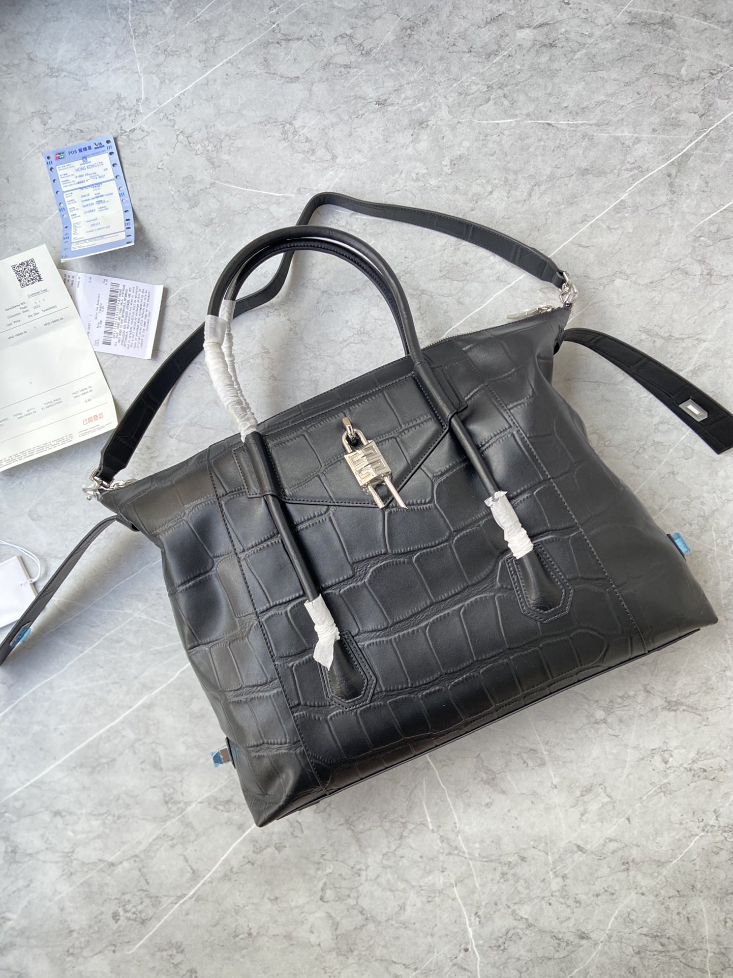 Bagsaaa Medium Antigona Soft Lock bag in black croc leather - 44*34*7cm