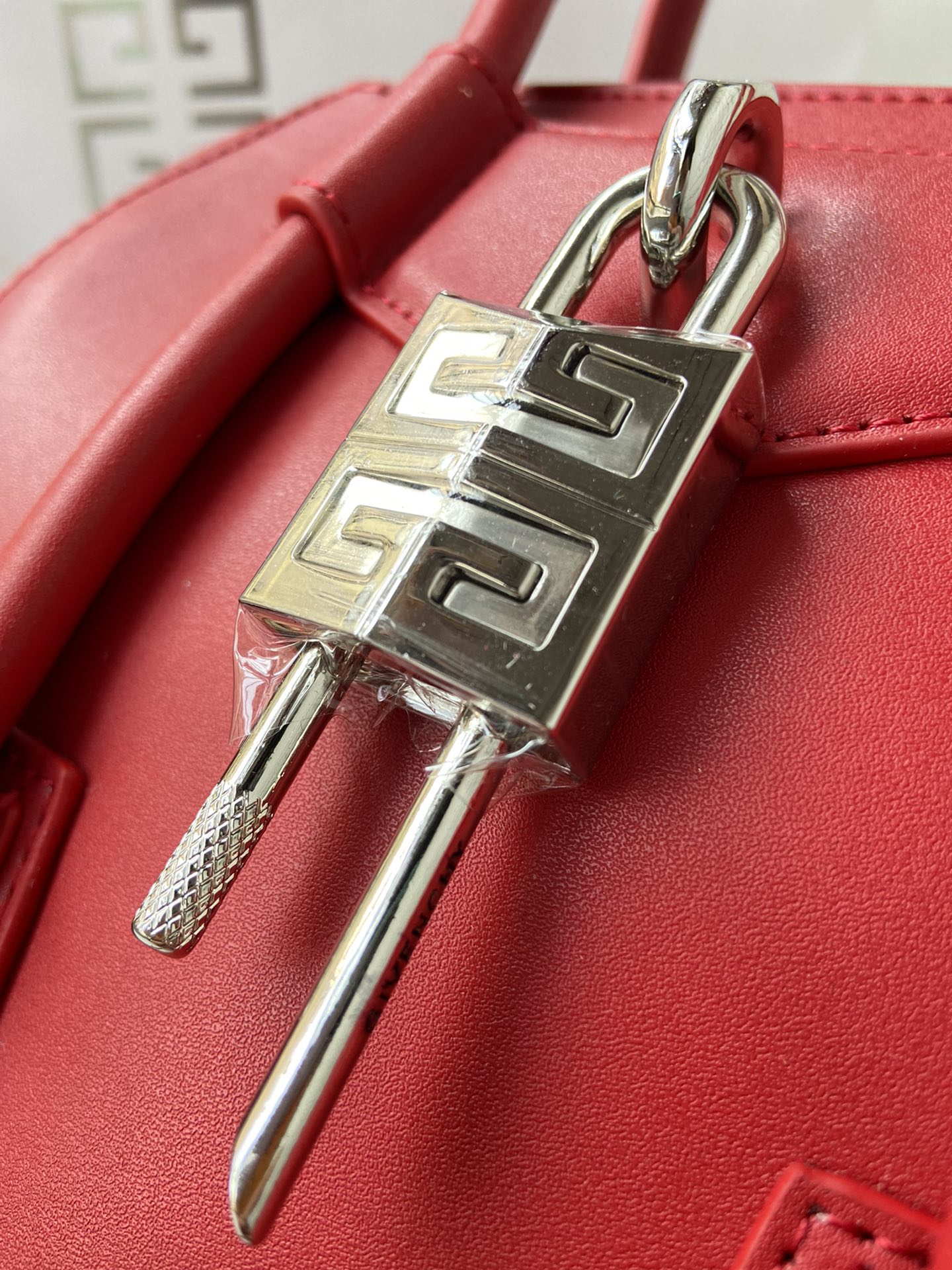 Bagsaaa Givenchy Antigona Lock Tote Bag Red - 23*27*13cm