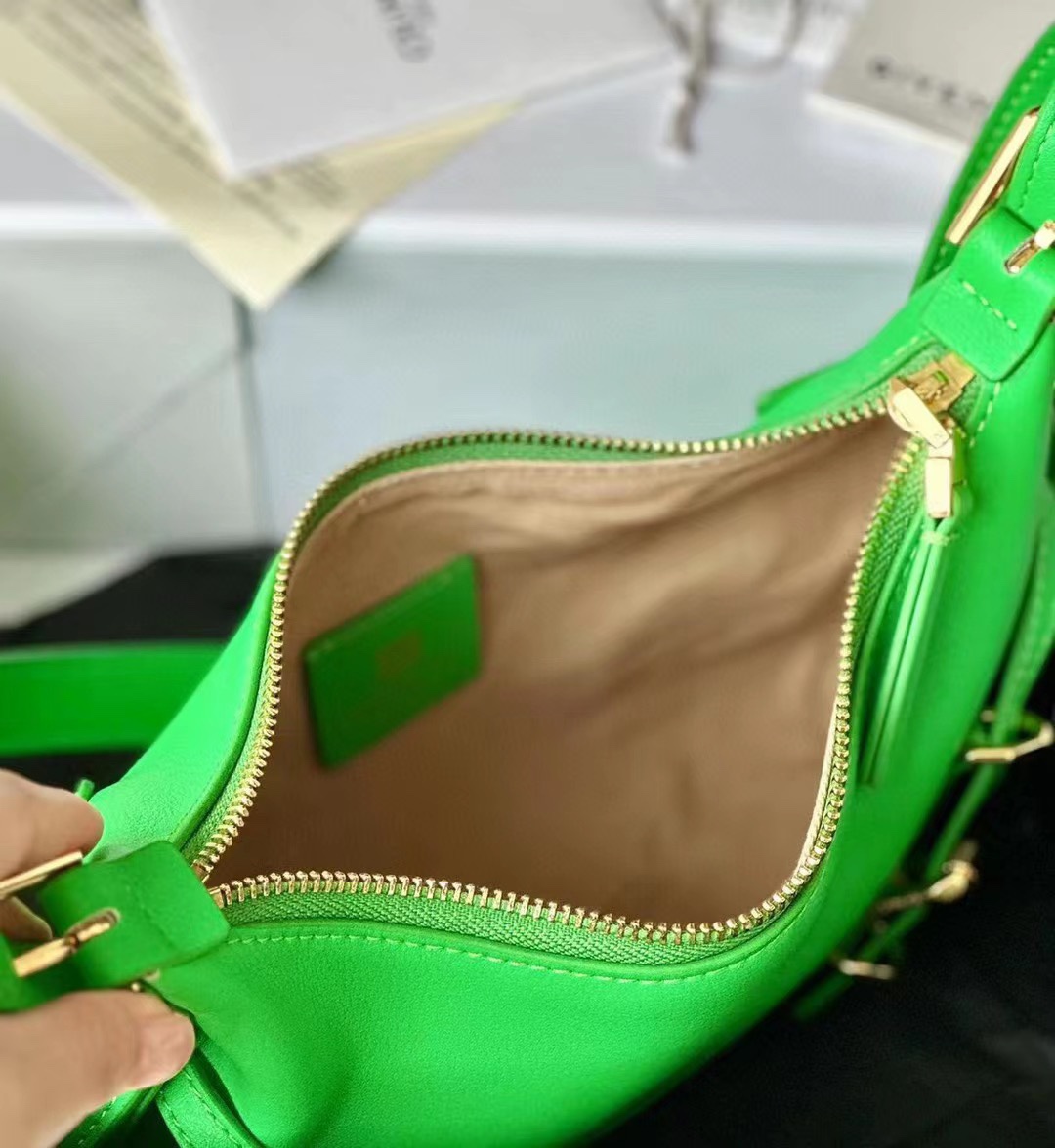 Bagsaaa Givenchy Green Voyou Shoulder Bag - 24*18*3.5cm