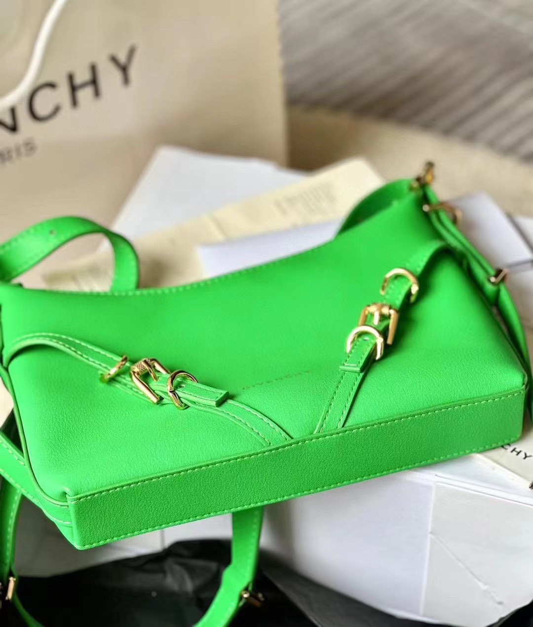 Bagsaaa Givenchy Green Voyou Shoulder Bag - 24*18*3.5cm