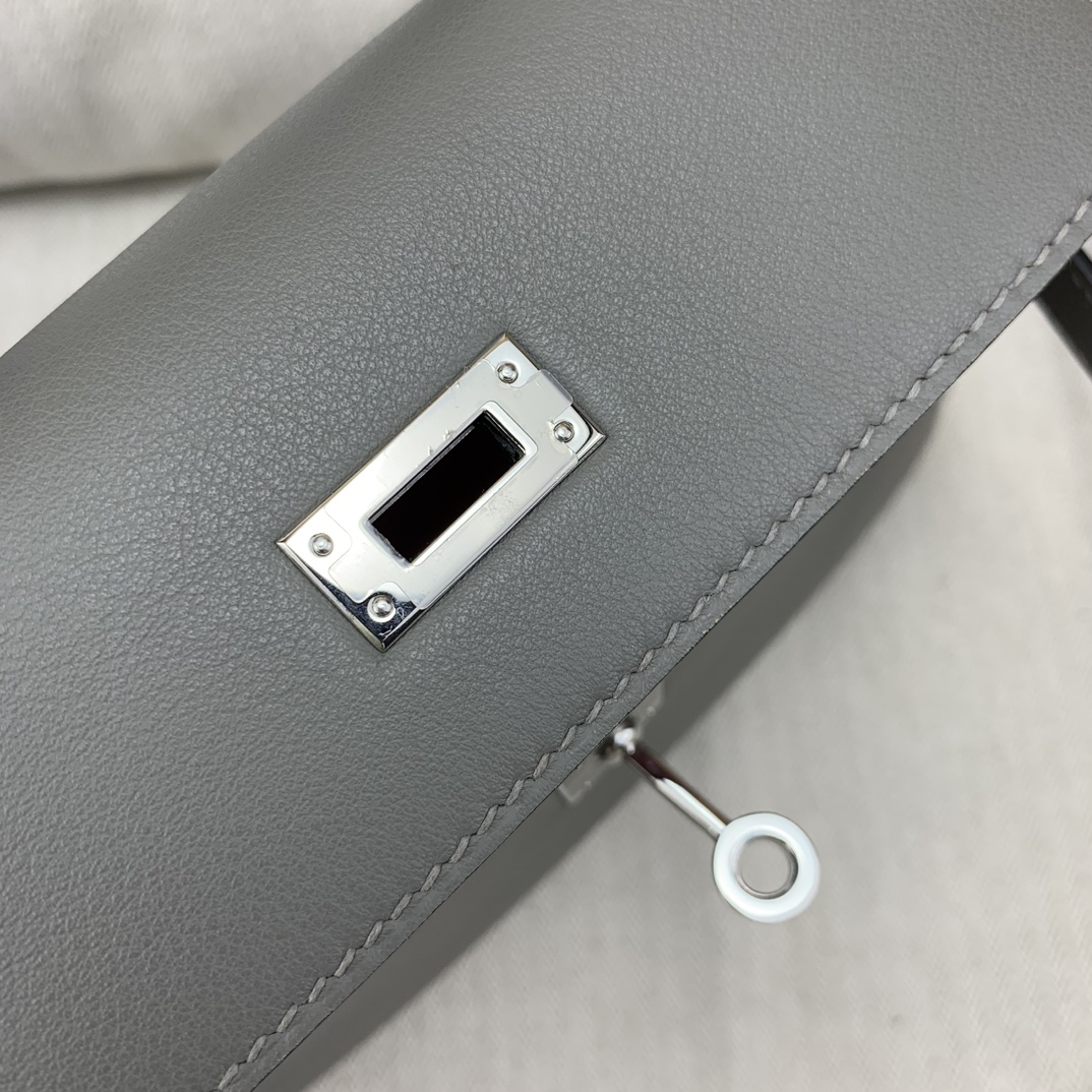 Bagsaaa H**me5 Pochette swift leather 22cm grey 