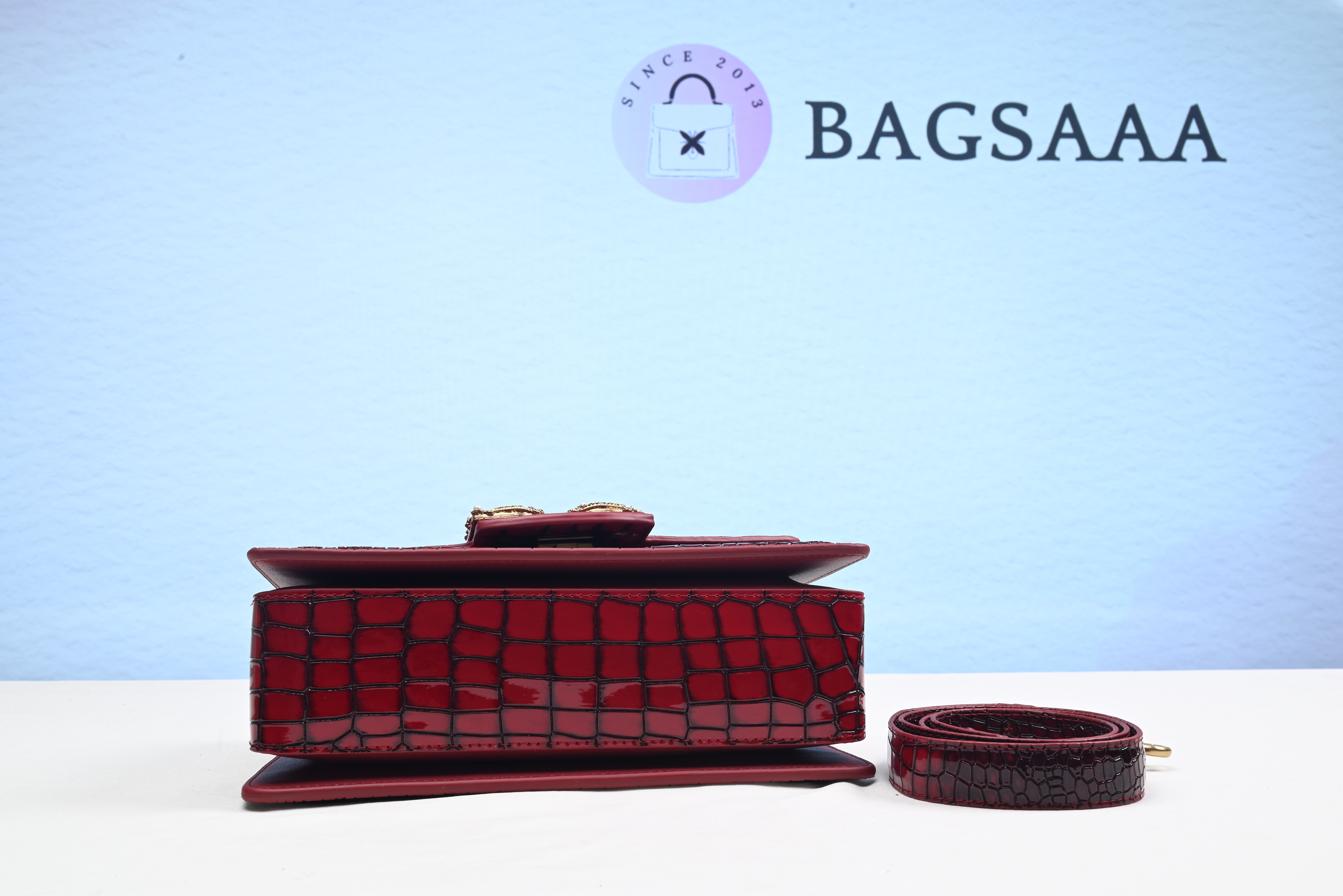 Bagsaaa Dolce & Gabbana Amore Shoulder Bag In Crocodile Leather Red – 27x8x18cm
