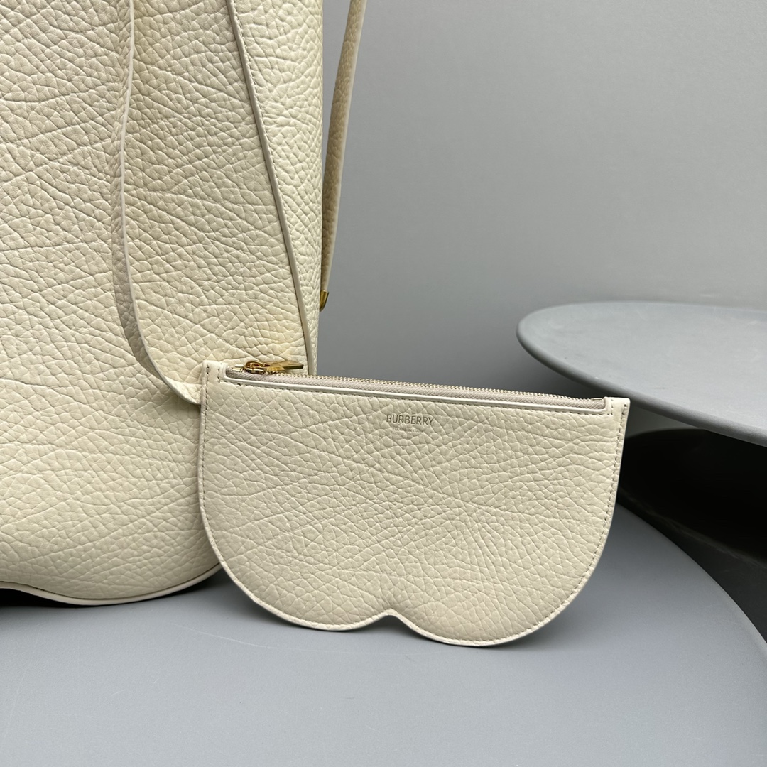 Bagsaaa Bv*b*rry White Chess Medium Grained-leather Shoulder Bag