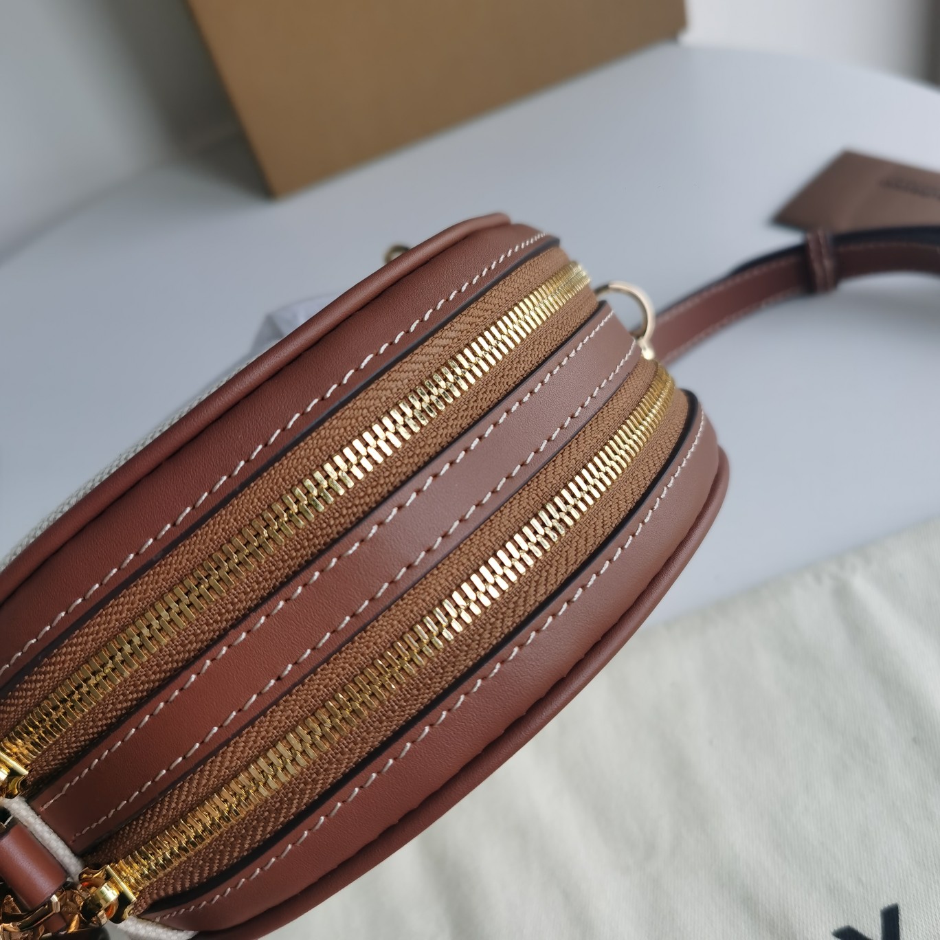 Bagsaaa Bv*b*rry Bag Logo Graphic Canvas And Leather L0vise - 17 x 7 x 17cm