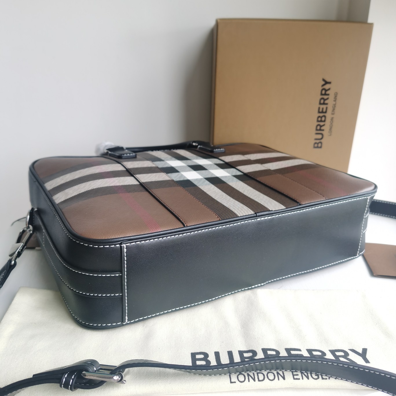 Bagsaaa Bv*b*rry Ainsworth Giant Check-E Canvas Briefcase Bag Dark Birch Brown - 38 x 9 x 28cm