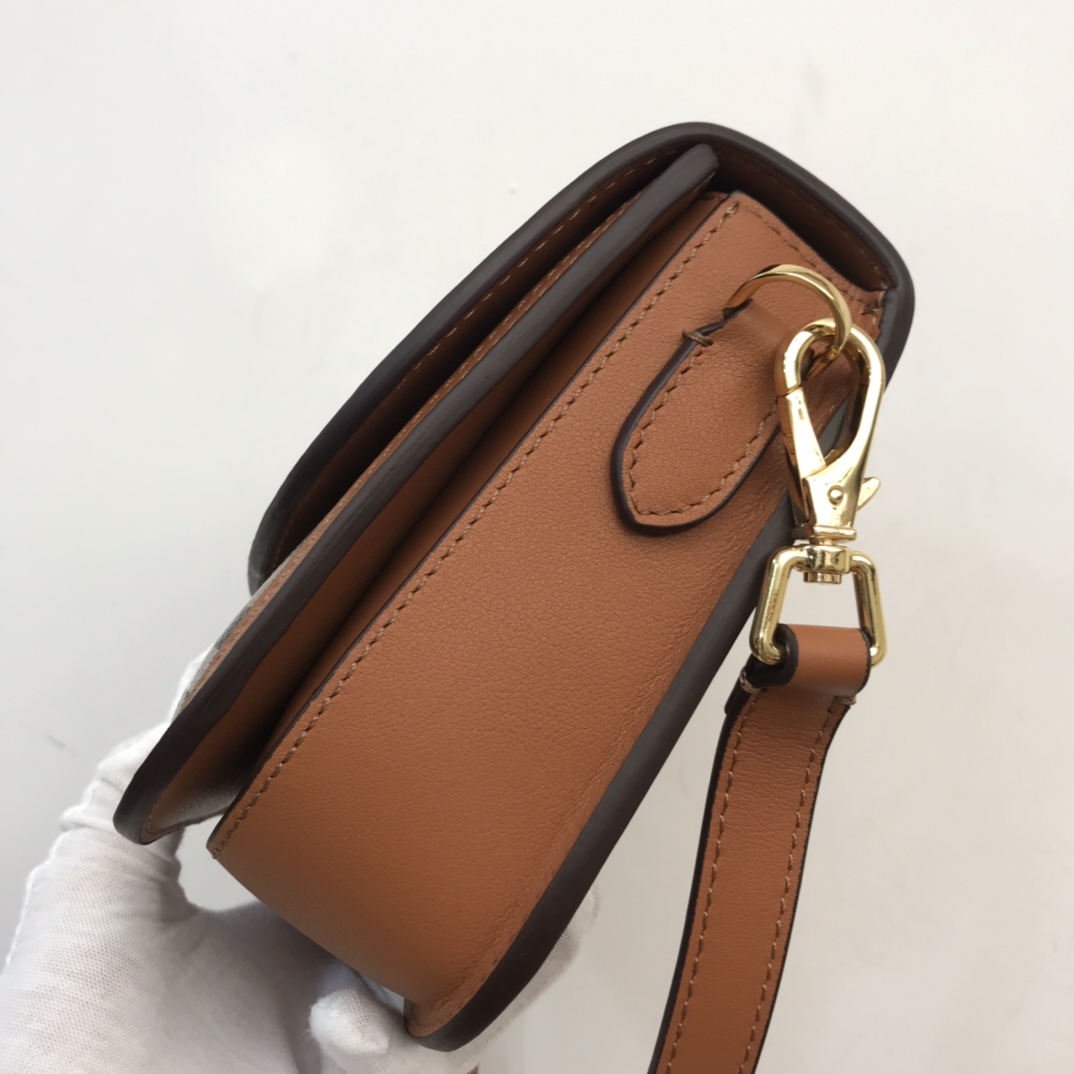 Bagsaaa Bv*b*rry Elizabeth Small E-canvas & Leather Shoulder Bag - 19 x 6 x 16cm