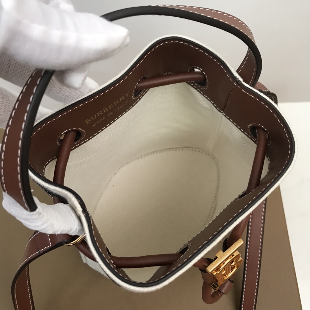 Bagsaaa Bv*b*rry Mini Drawstring Bucket Bag - 16.5 x 11 x 18.5cm