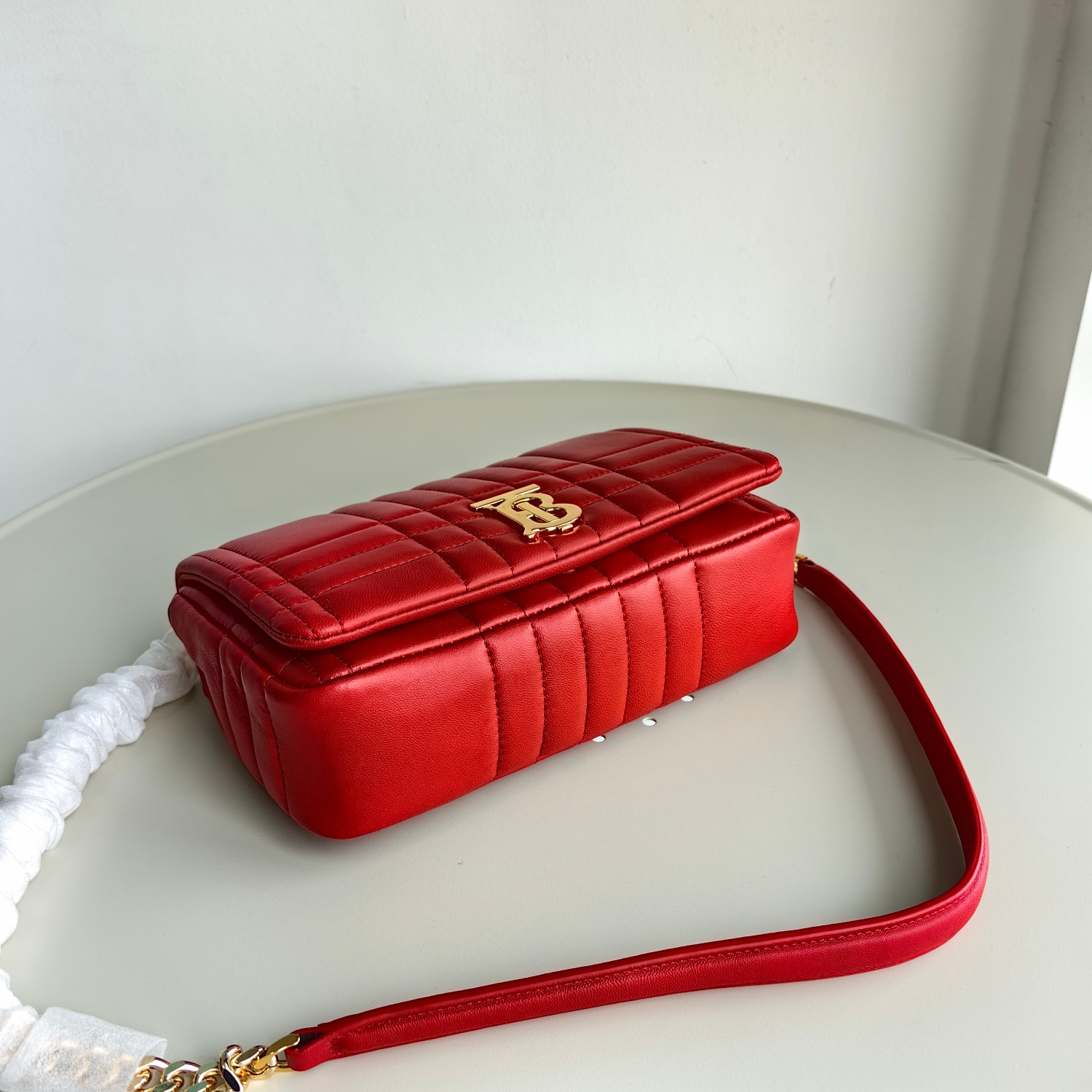 Bagsaaa Bv*b*rry Red Leather Camera Lola Shoulder Bag - 23x6x13cm