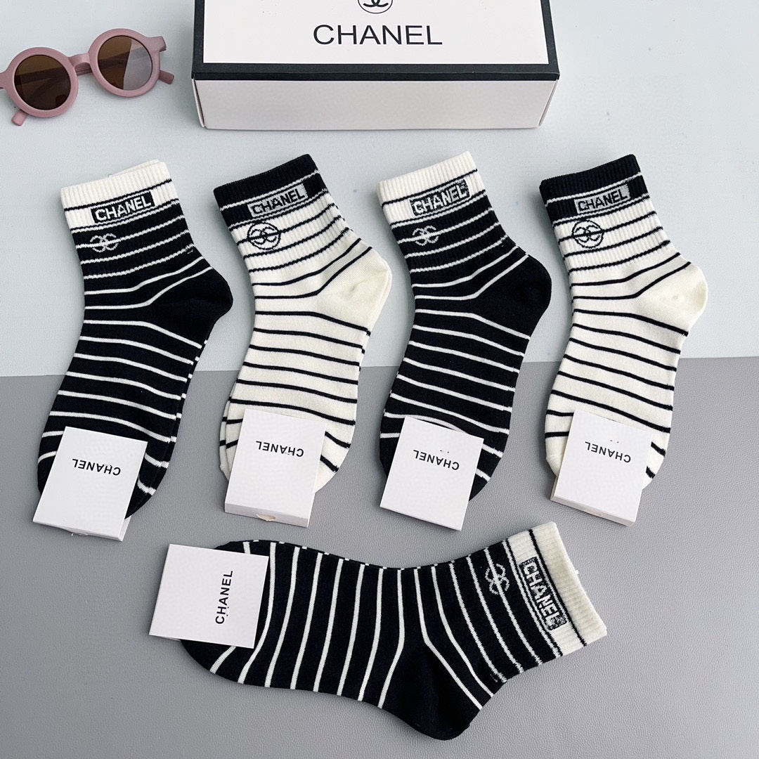 Bagsaaa Set Ch**el Socks 