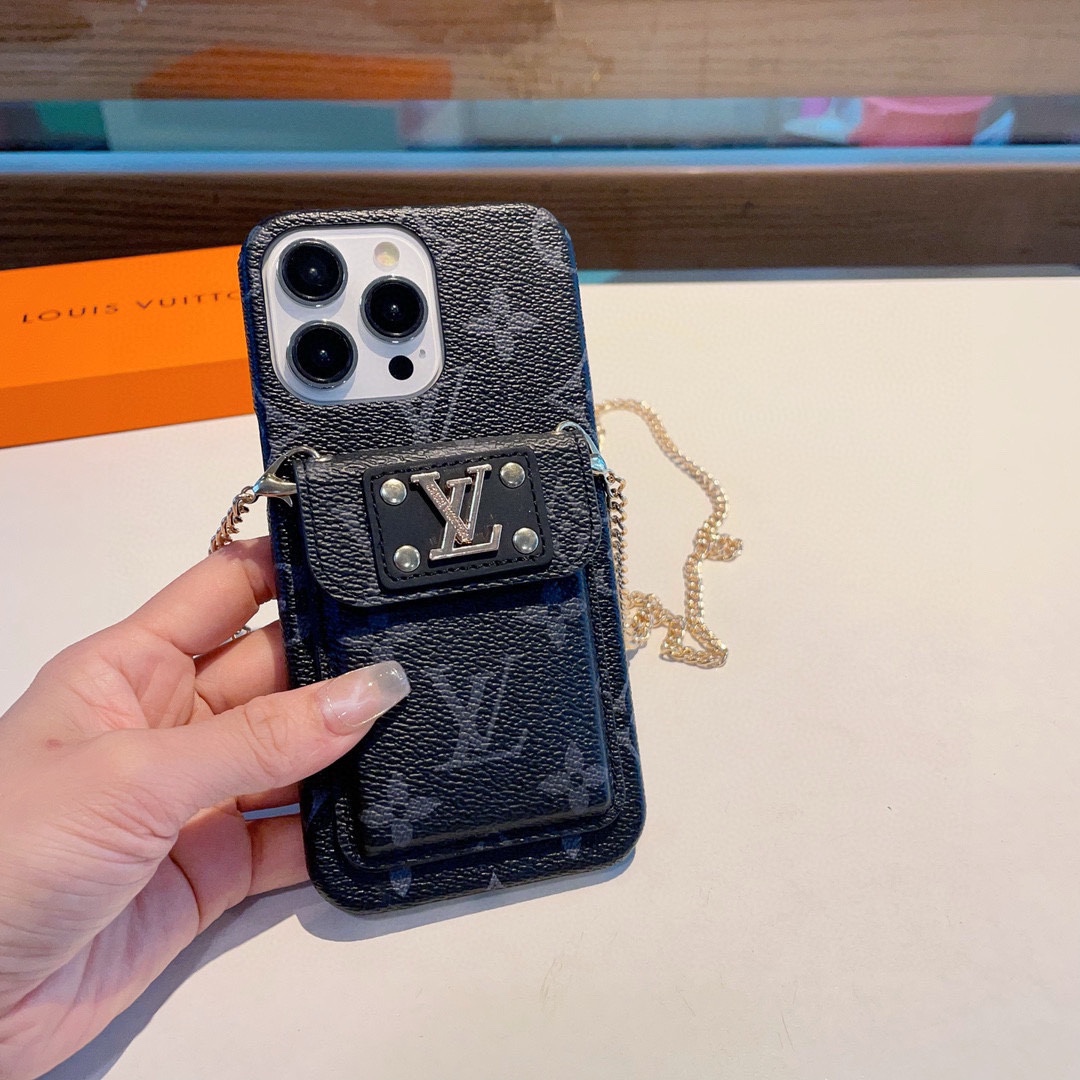 Bagsaaa L0vis Vvtt0n Phone Case With Gold Chain 