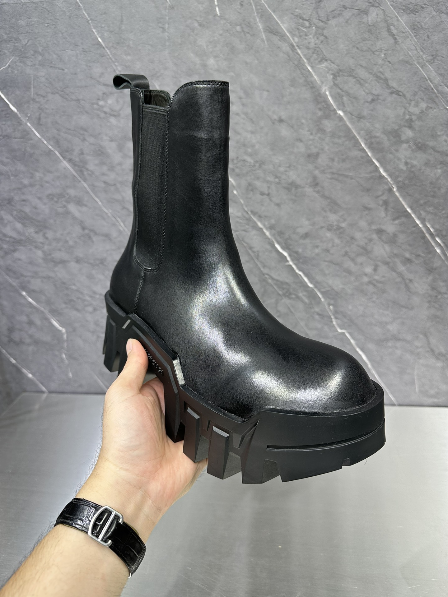 BAGSAAA BULLDOZER CHELSEA BOOT IN BLACK