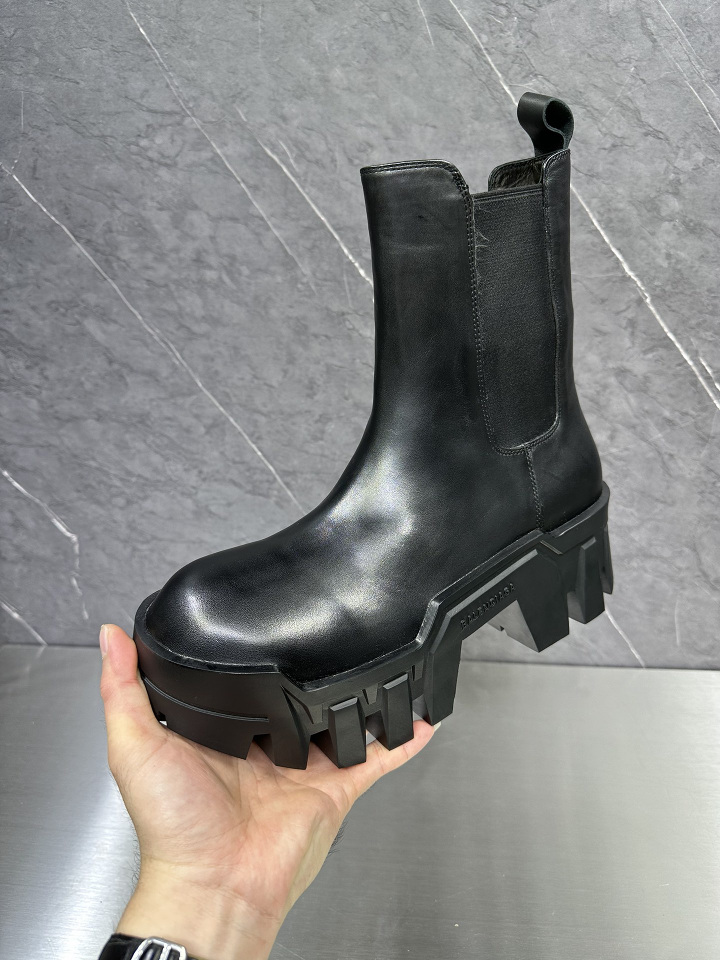 BAGSAAA BULLDOZER CHELSEA BOOT IN BLACK