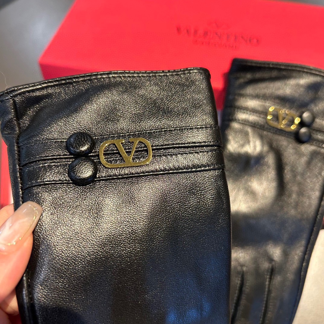 Bagsaaa Va1e*ntin0 Leather Black Gloves