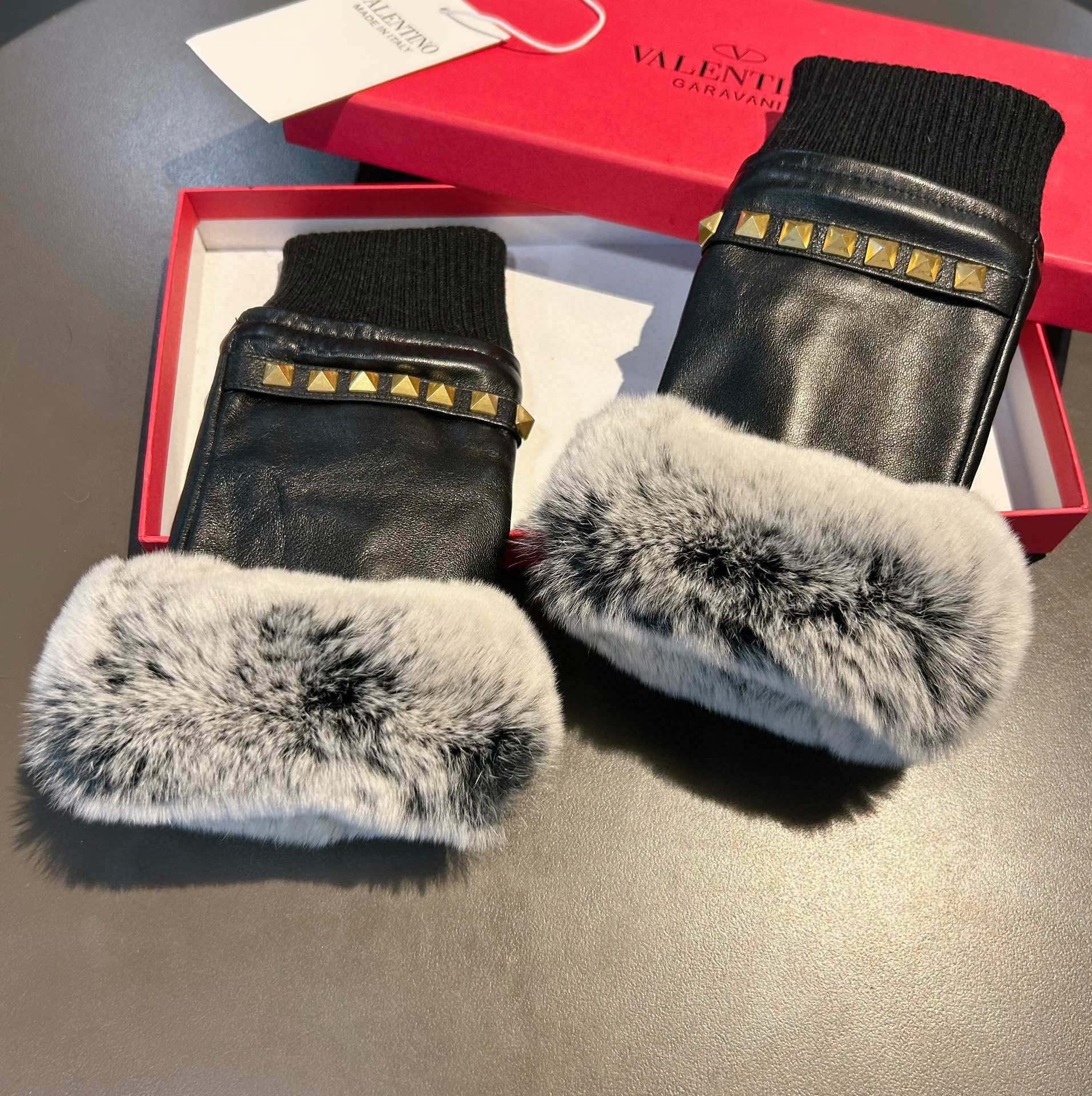 Bagsaaa Va1e*ntin0 Half Finger Fur Black Leather Gloves 