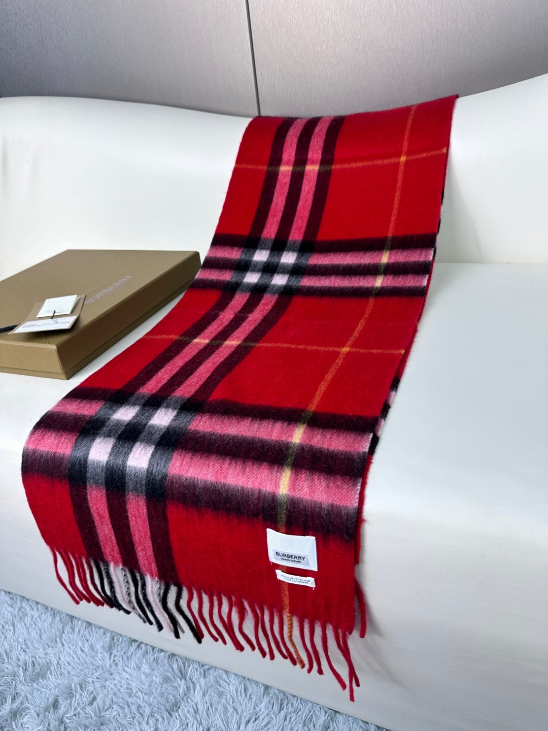 Bagsaaa Bv*b*rry Red Striped Scarf 