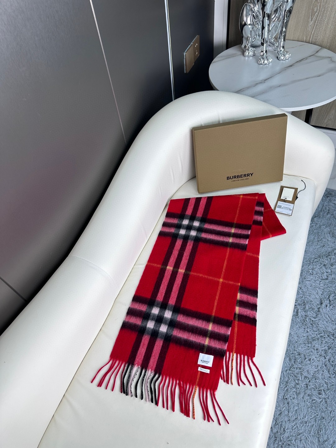 Bagsaaa Bv*b*rry Red Striped Scarf 