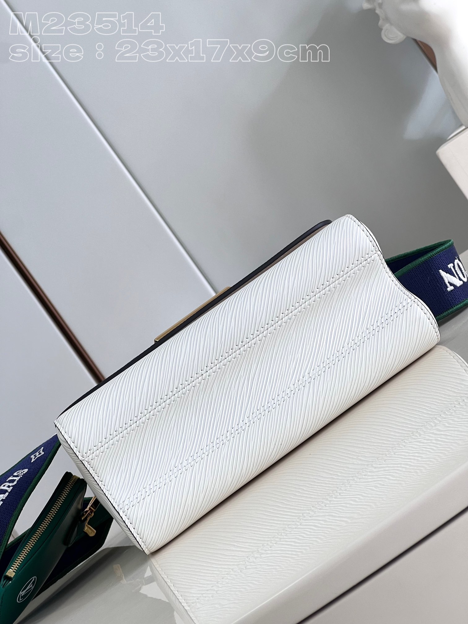 Bagsaaa L0vis Vvtt0n Twist MM White Bag - M23514 - 23 x 17 x 9.5cm