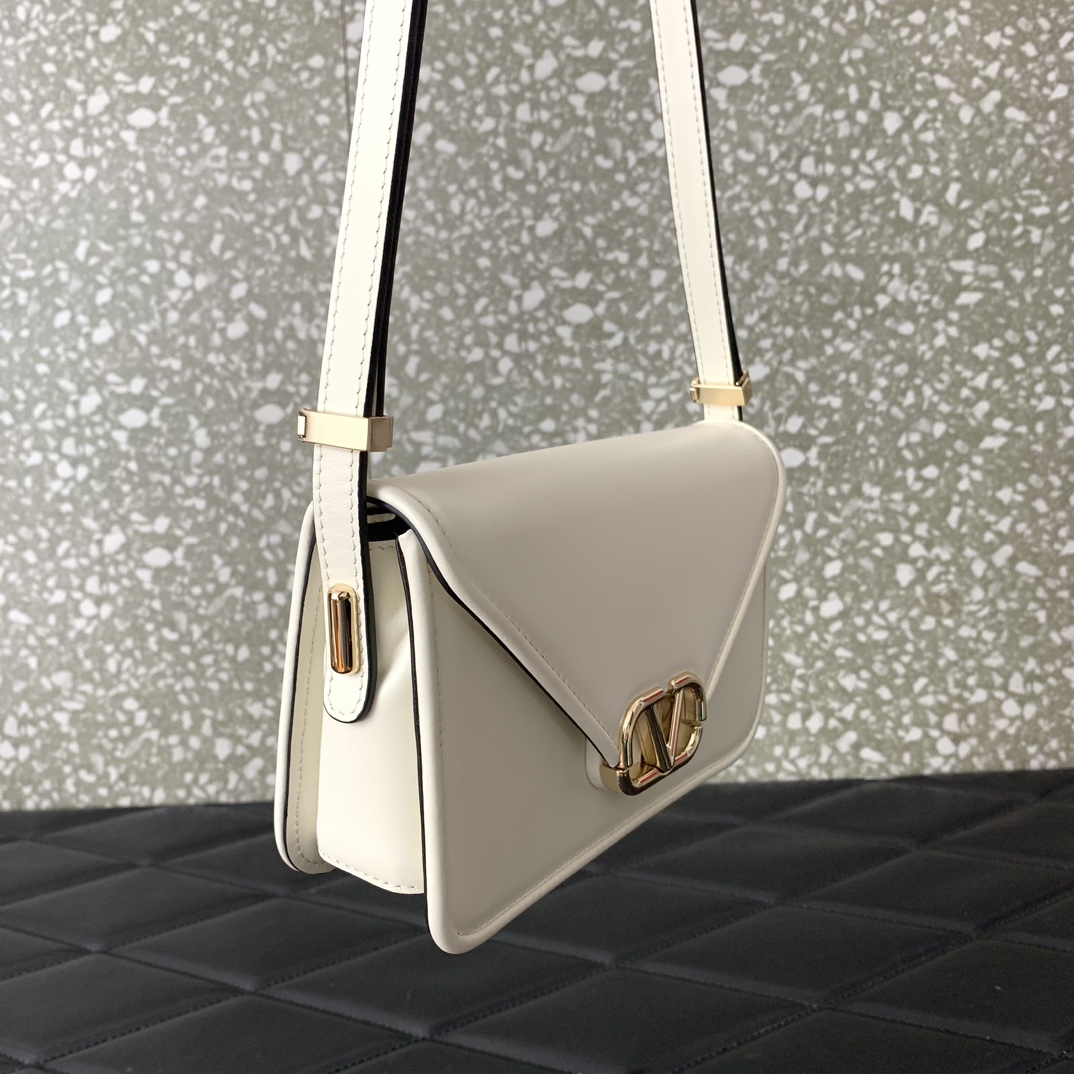 Bagsaaa Va1e*ntin0 Garavani Small Shoulder Letter Bag White - 19x12x6cm