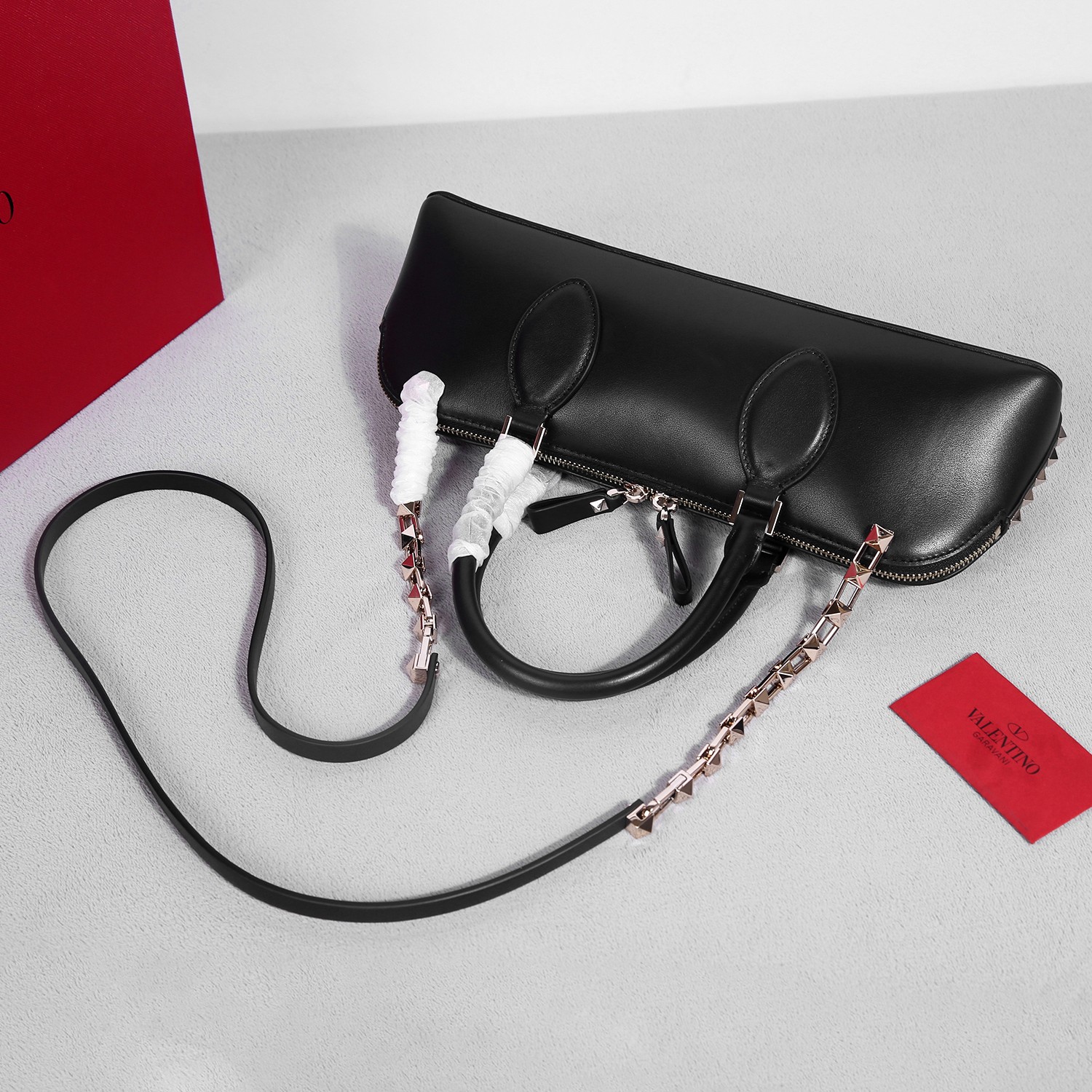 Bagsaaa Va1e*ntin0 garavani Rockstud E/W Calfskin Handbag Black -26 x 13 x 7cm